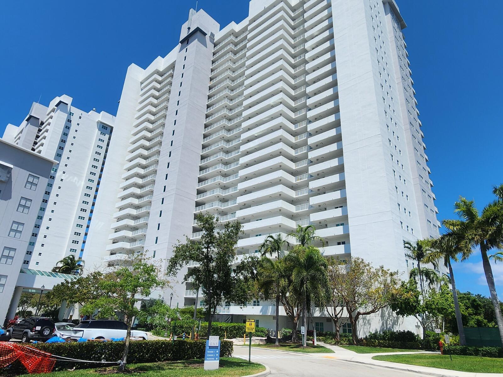 THE OAKS I CONDO - Residential