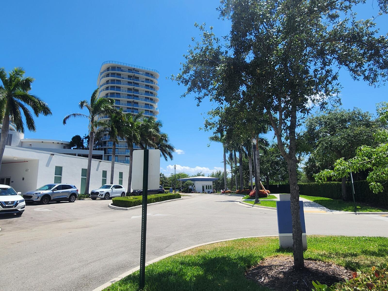 THE OAKS I CONDO - Residential