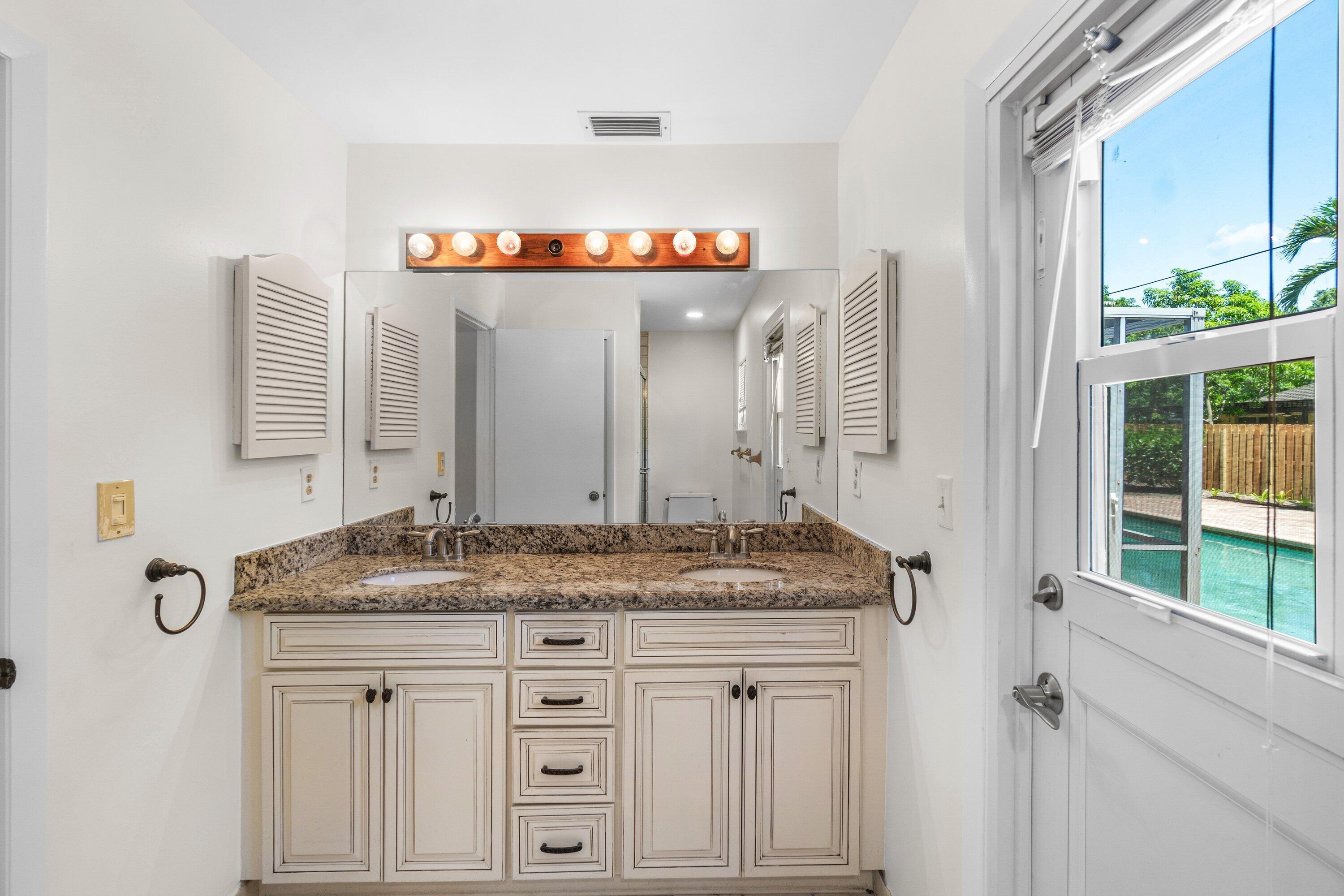PALM BEACH FARMS - Residential Lease