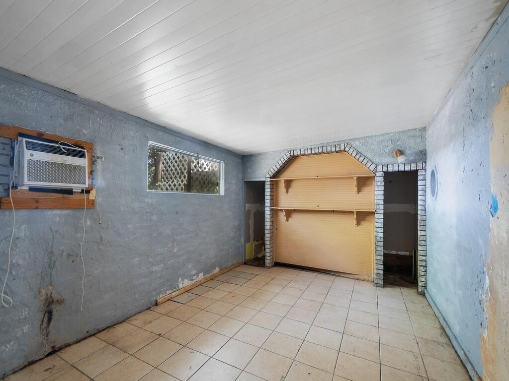 PORT MALABAR COUNTRY CLUB UNIT 8 - Residential
