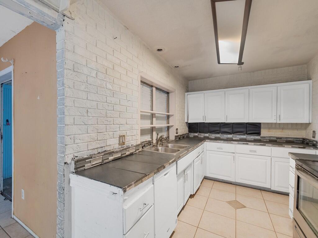 PORT MALABAR COUNTRY CLUB UNIT 8 - Residential