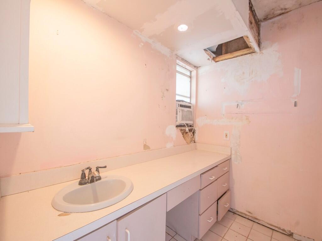 PORT MALABAR COUNTRY CLUB UNIT 8 - Residential