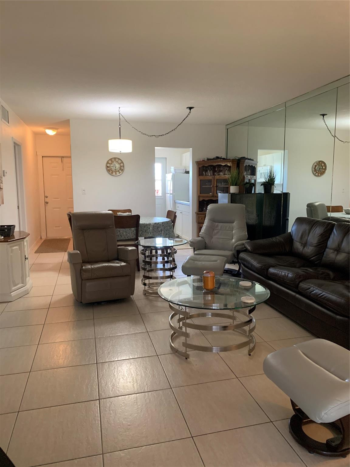this is a beautiful  2 /1 condo all updated 3 years a ago this condo very clean it   don't need nothing bring your clothes and bathing suit and  this condo come fully furnish ,  near restaurants  , 2 miles from  the beach close to all highways  Saw grass express way all blvd,  i-95 and  Federal highway you have a gorgeous beach and restaurants nears by and you're over looking the golf course  a small part 3  from  your balcony and it is free  with beautiful natural light very bright, bring all offer seller is motivated to sell can advertise on the internet