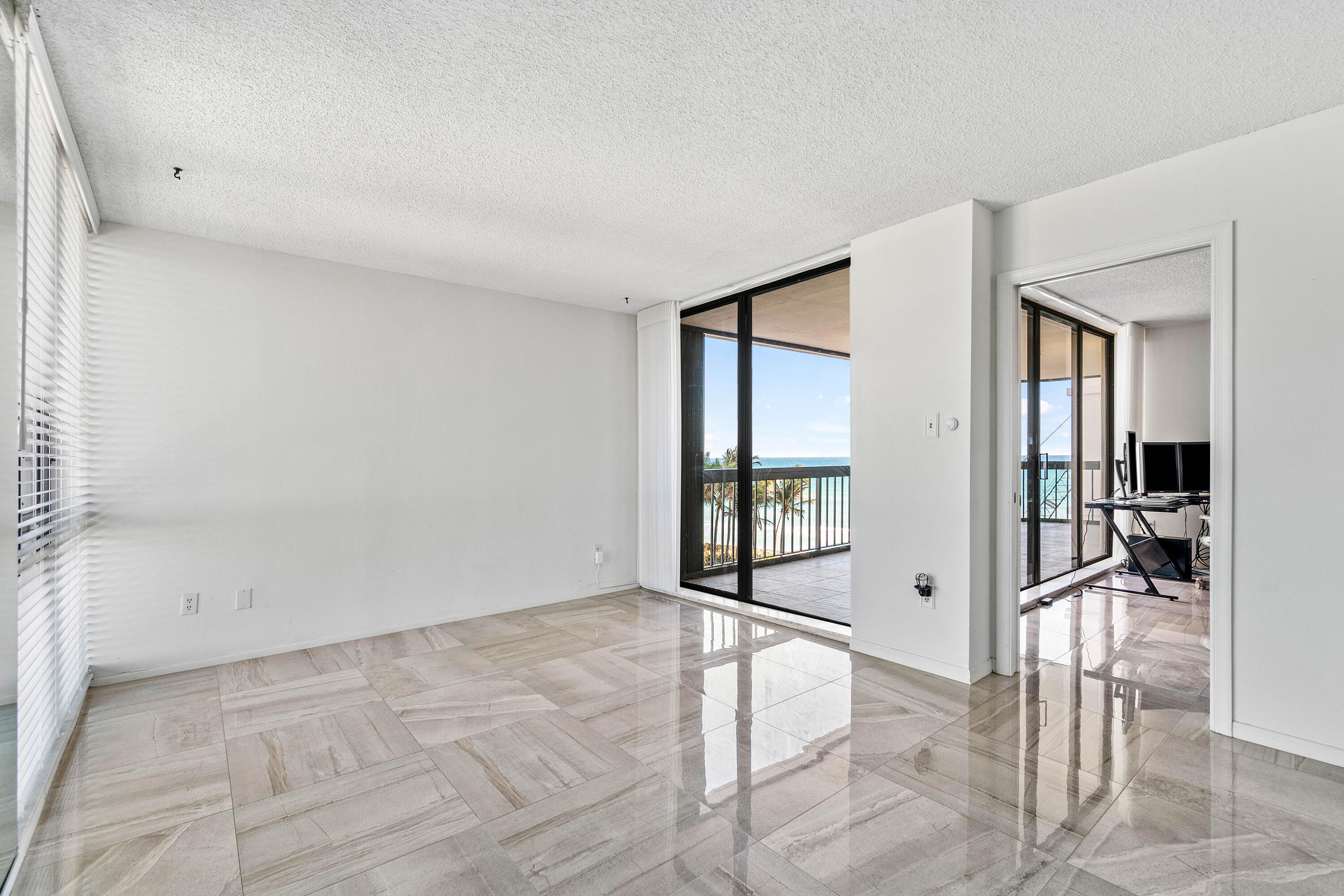EASTPOINTE CONDO - Residential