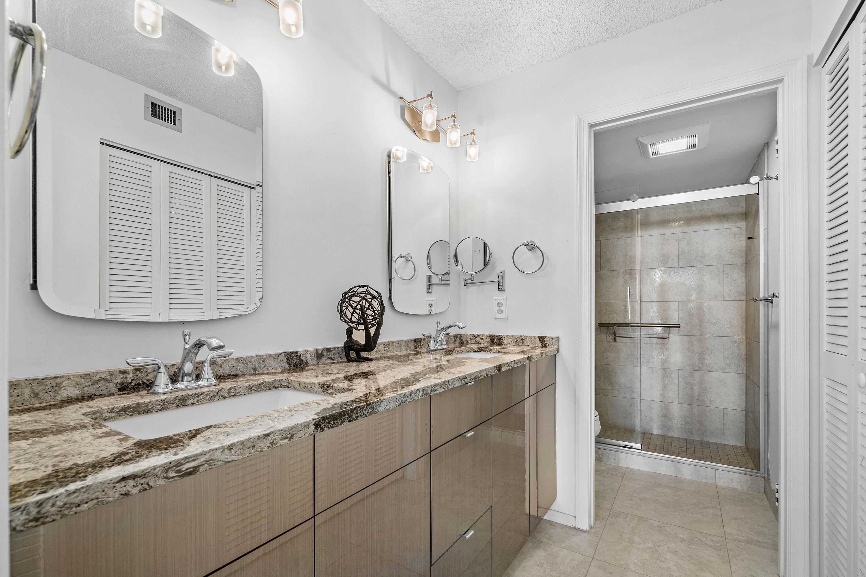 EASTPOINTE CONDO - Residential
