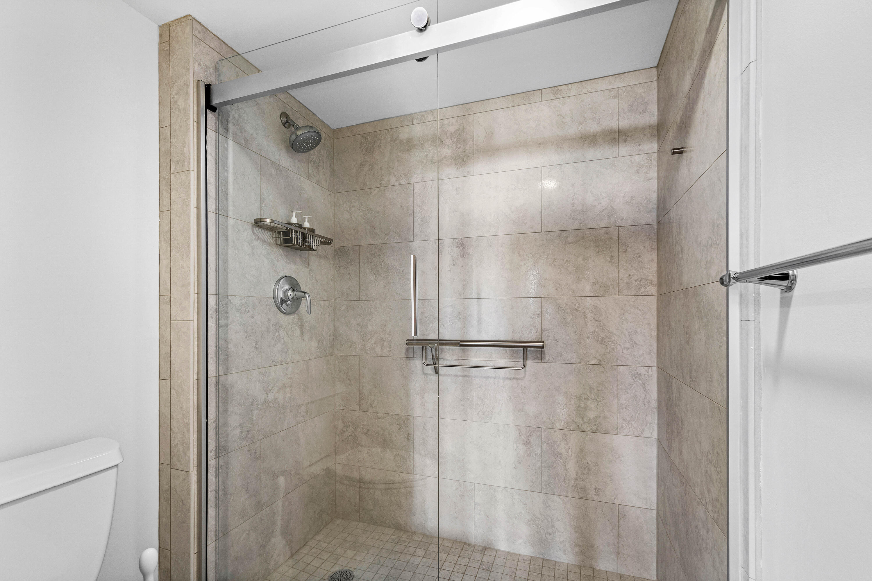 EASTPOINTE CONDO - Residential