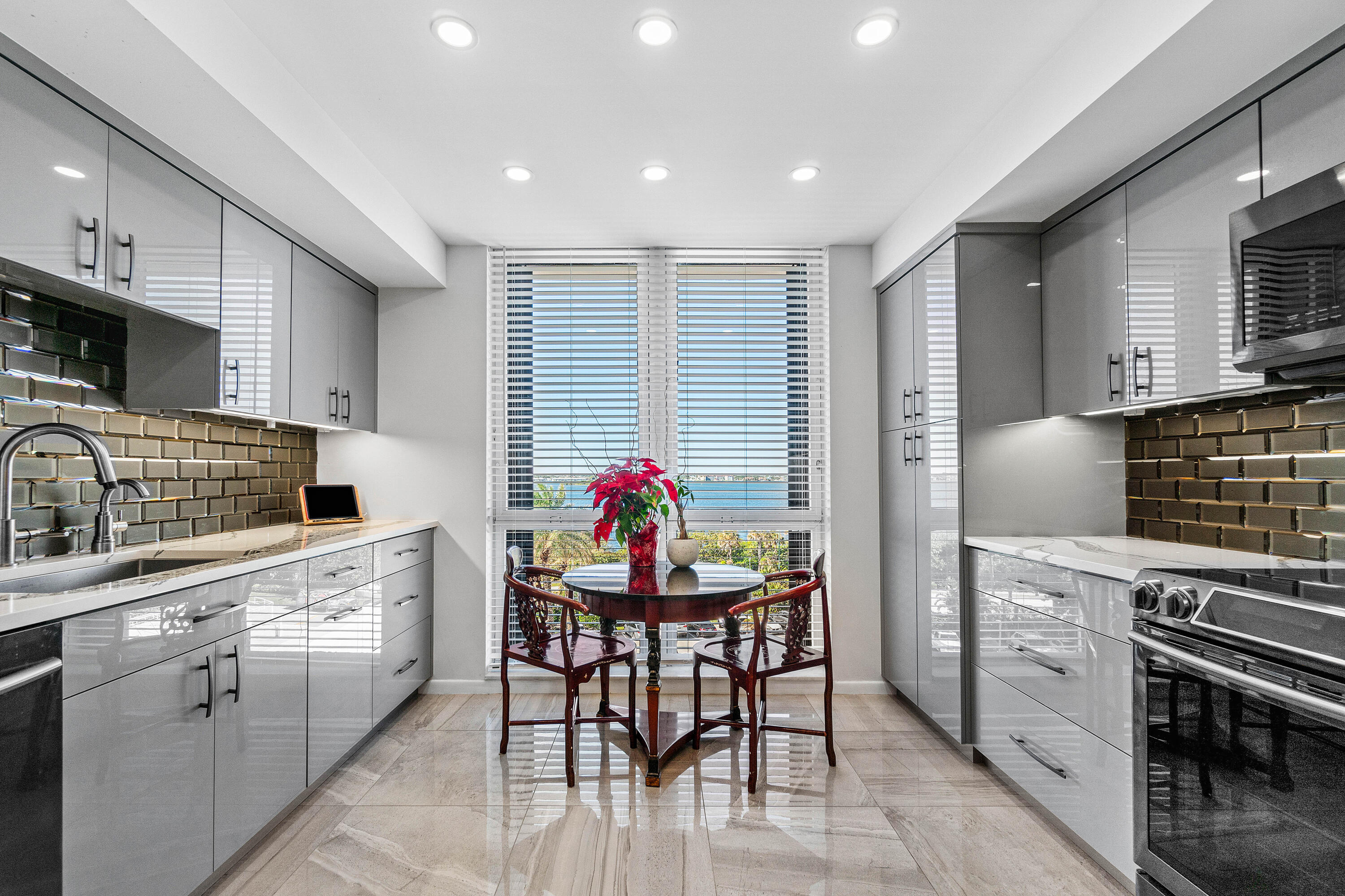 EASTPOINTE CONDO - Residential