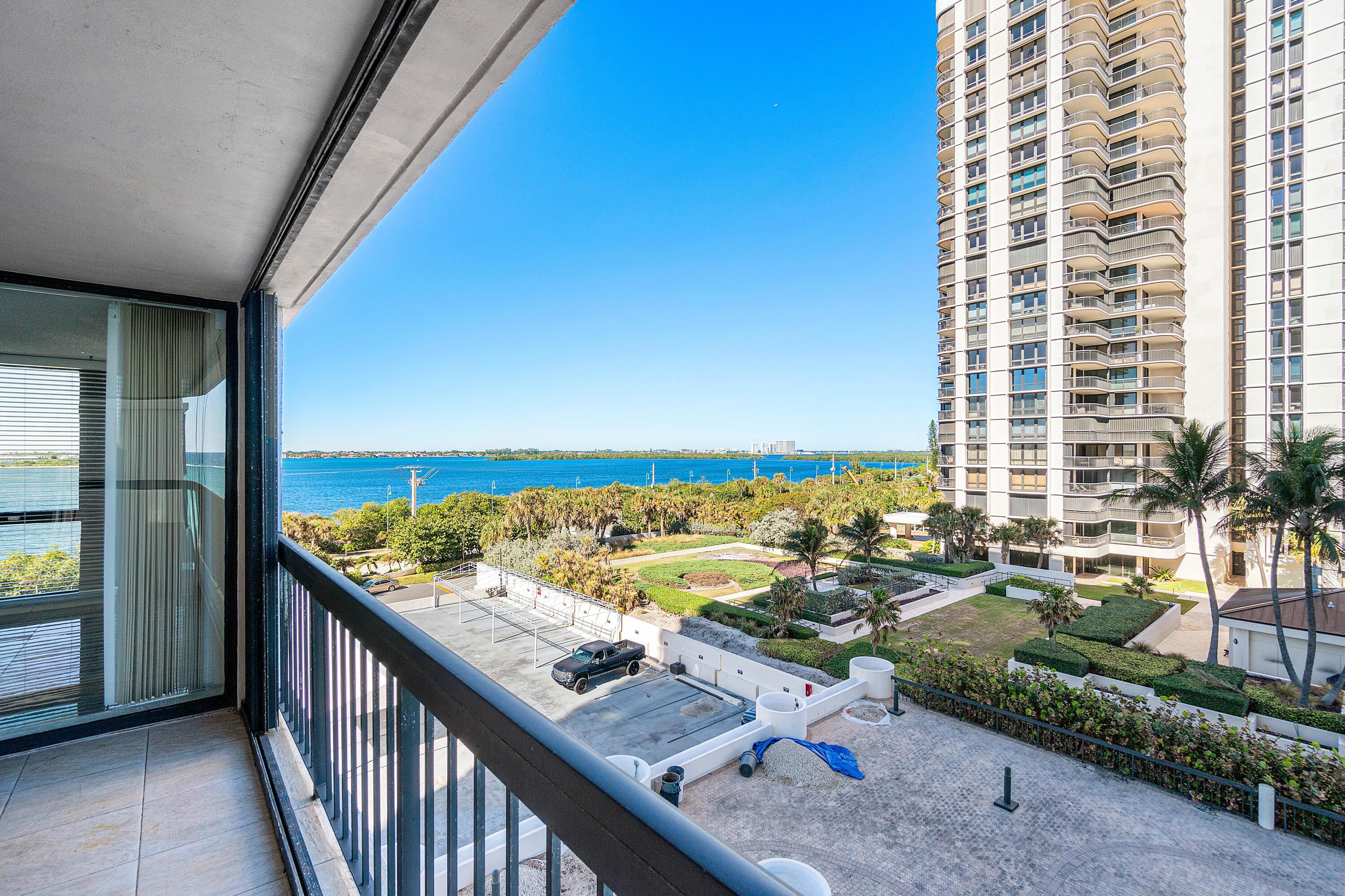 EASTPOINTE CONDO - Residential