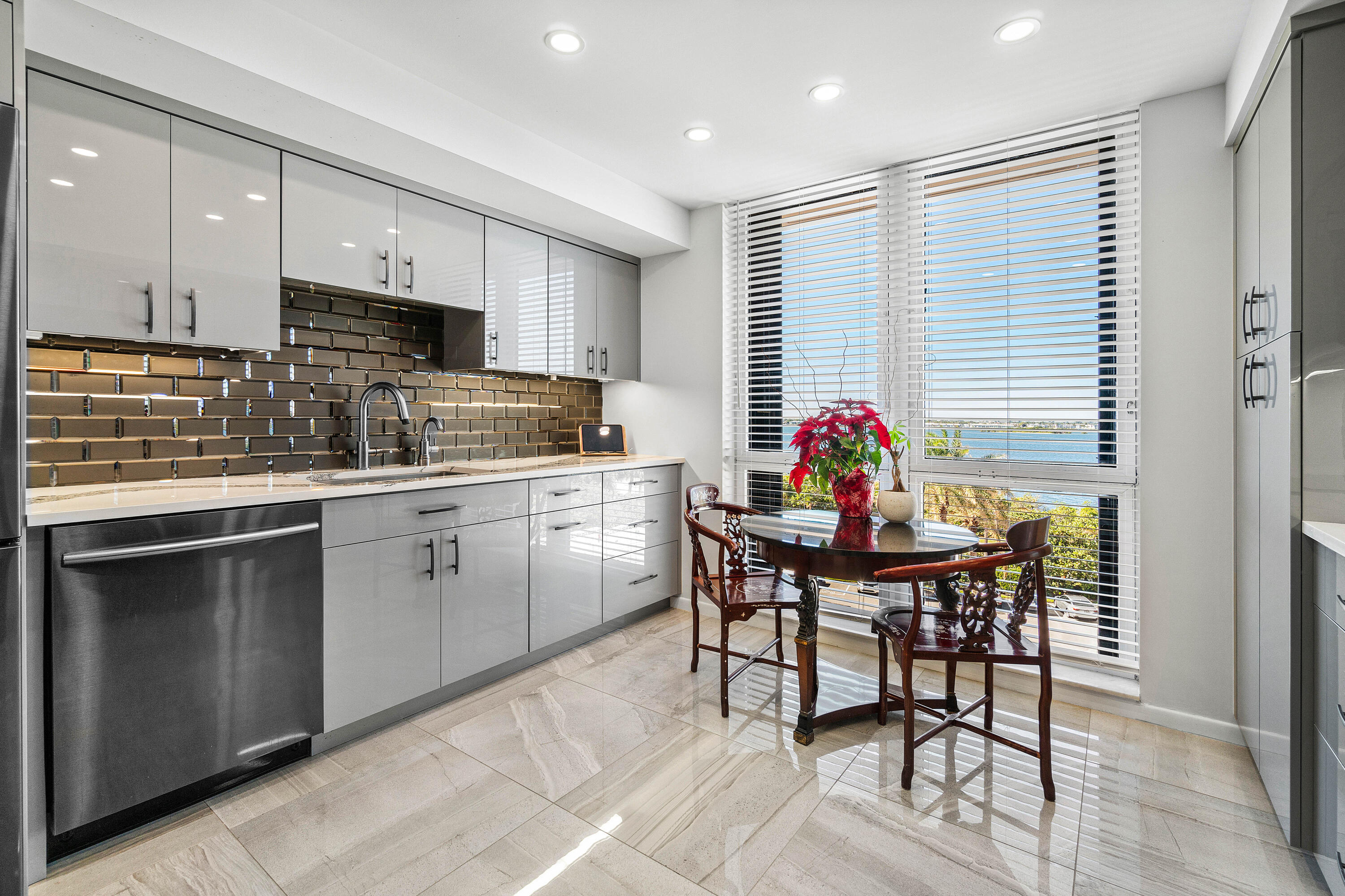 EASTPOINTE CONDO - Residential