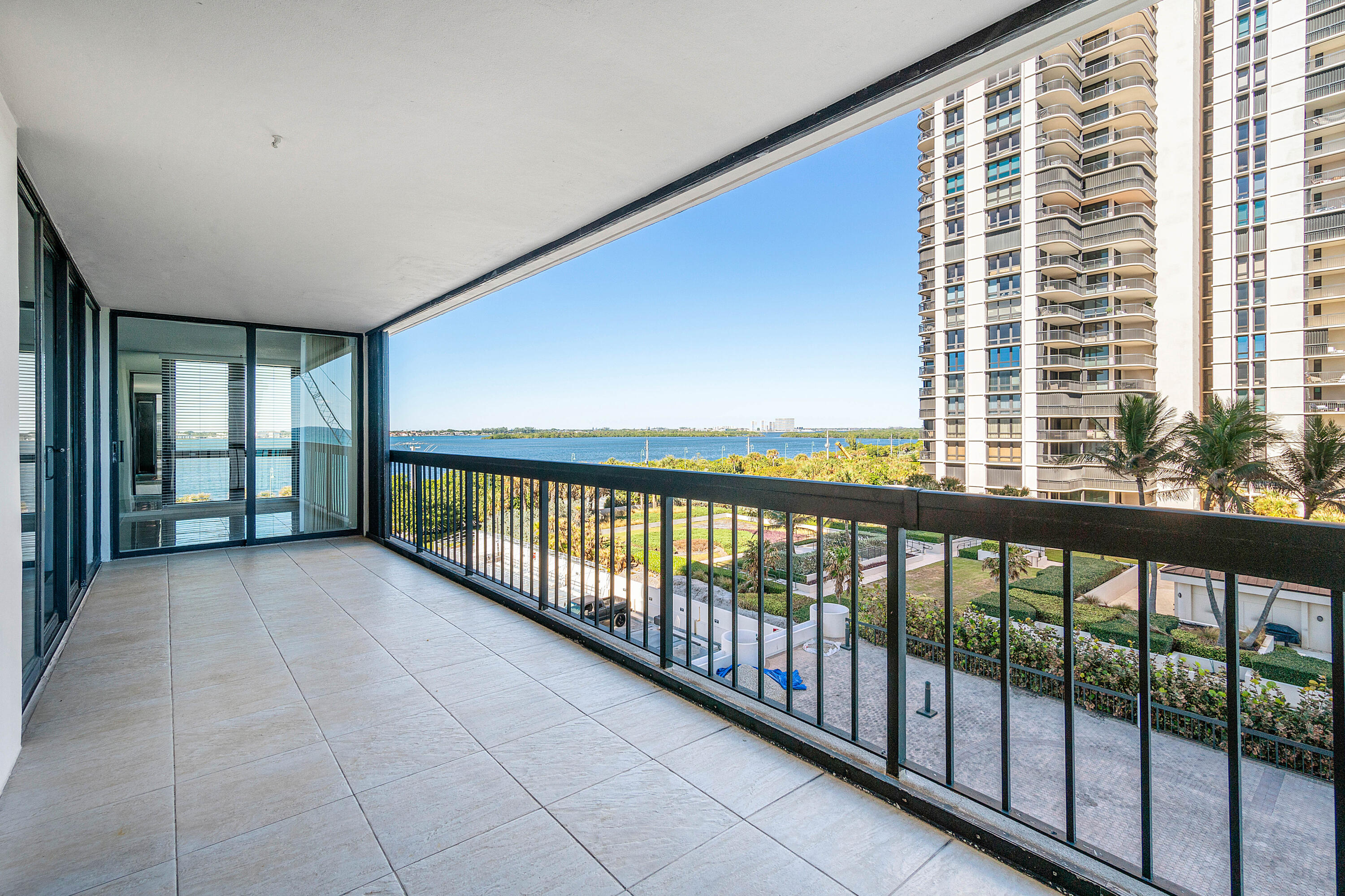 EASTPOINTE CONDO - Residential