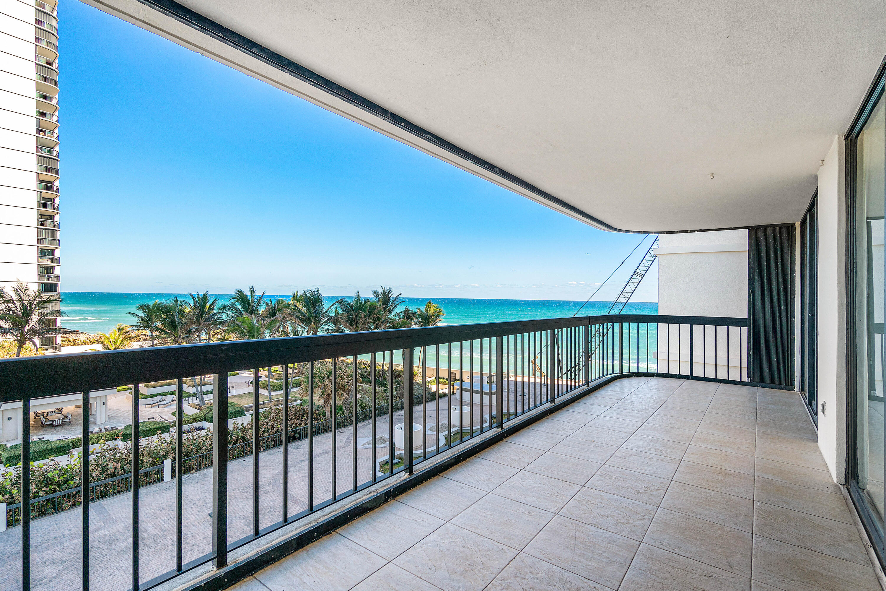 EASTPOINTE CONDO - Residential