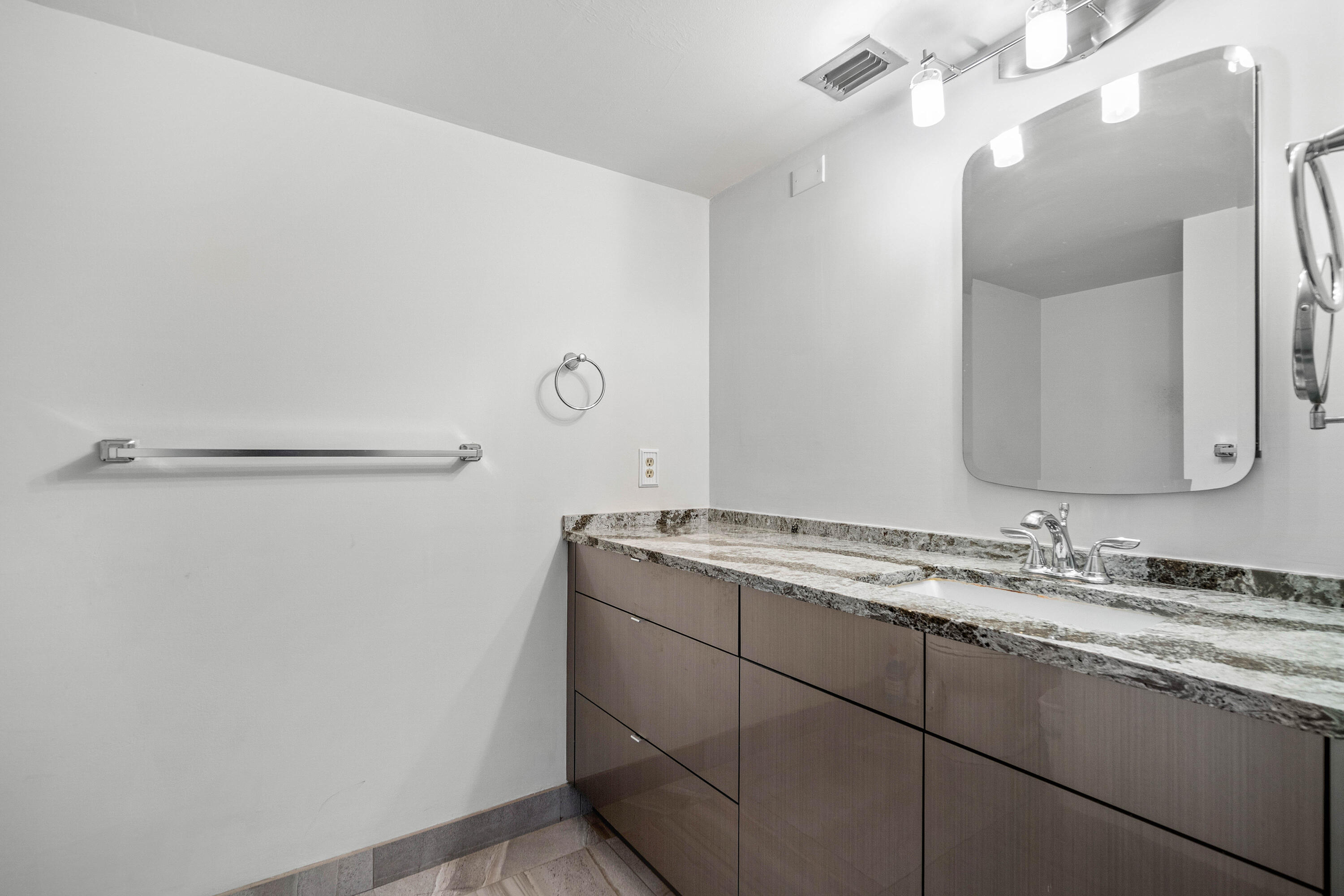 EASTPOINTE CONDO - Residential