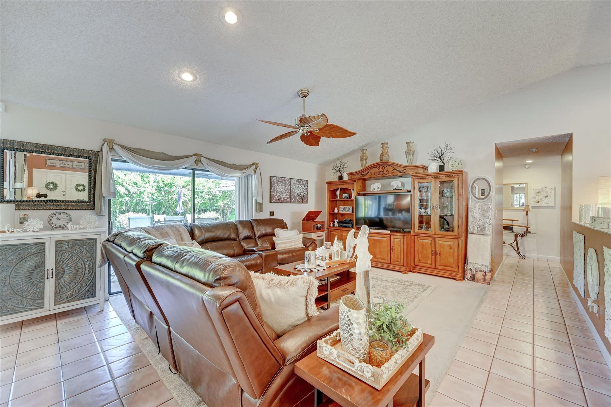 Sunflower Margate 82-38 B - Residential