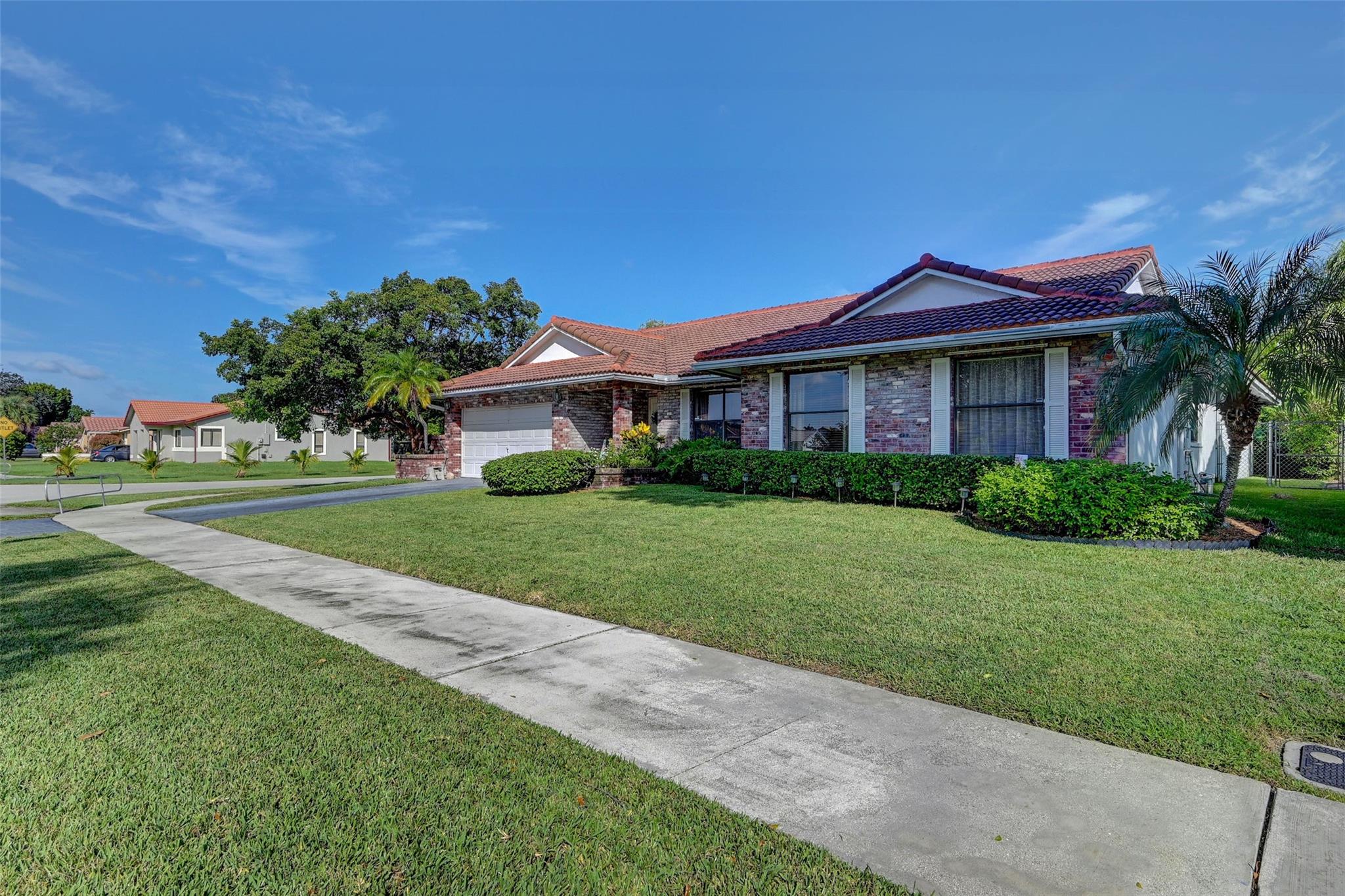 Sunflower Margate 82-38 B - Residential