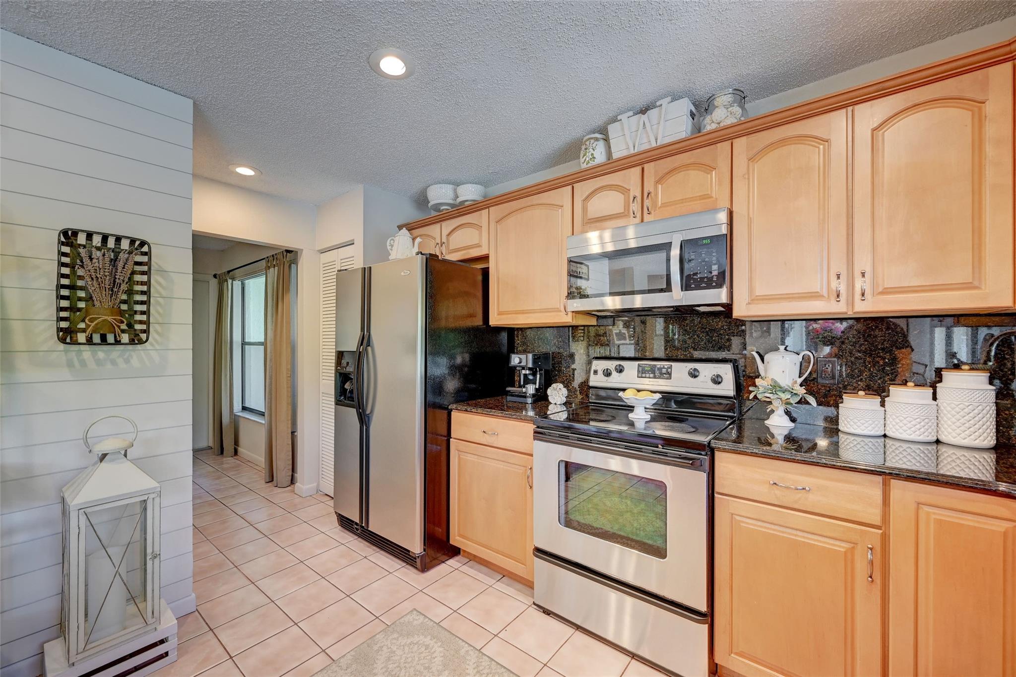 Sunflower Margate 82-38 B - Residential