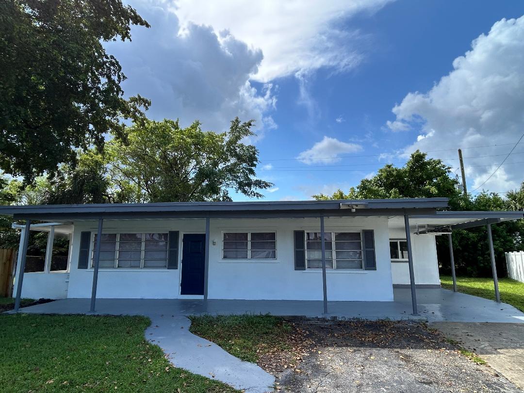 Good Investment opportunity! Fully remodeled 5-bedroom, 3-bathroom home generatinbg strong rental income. Each bedroom renta for 1000 per month. Currently 3 bedrooms are occupied, with 2 additional rooms available for immediate rental,offering upside income potential. Property has been completely renovated, making it turnkey for investors or owner-occupants seeking supplemental income. Strong cash-flow potential in high-demand area