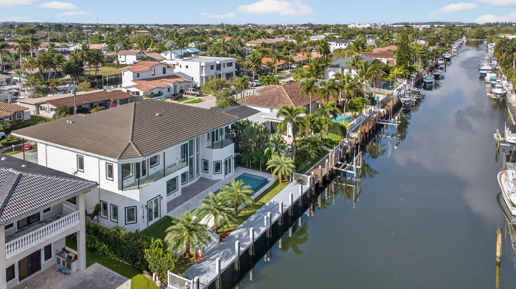 Coral Key Villas - Residential