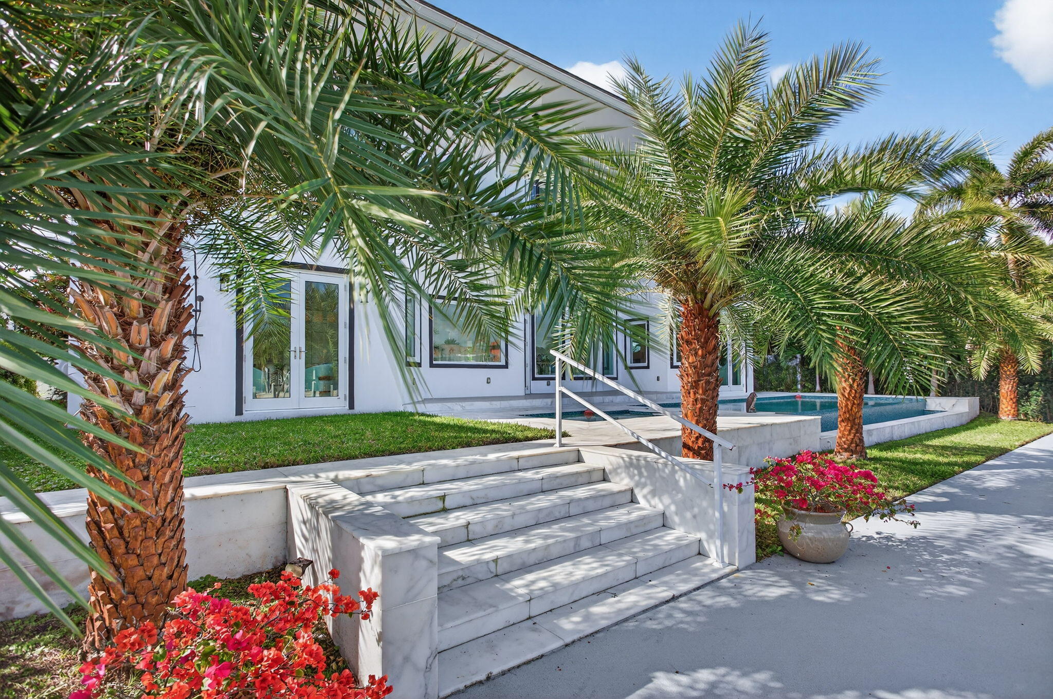 Coral Key Villas - Residential