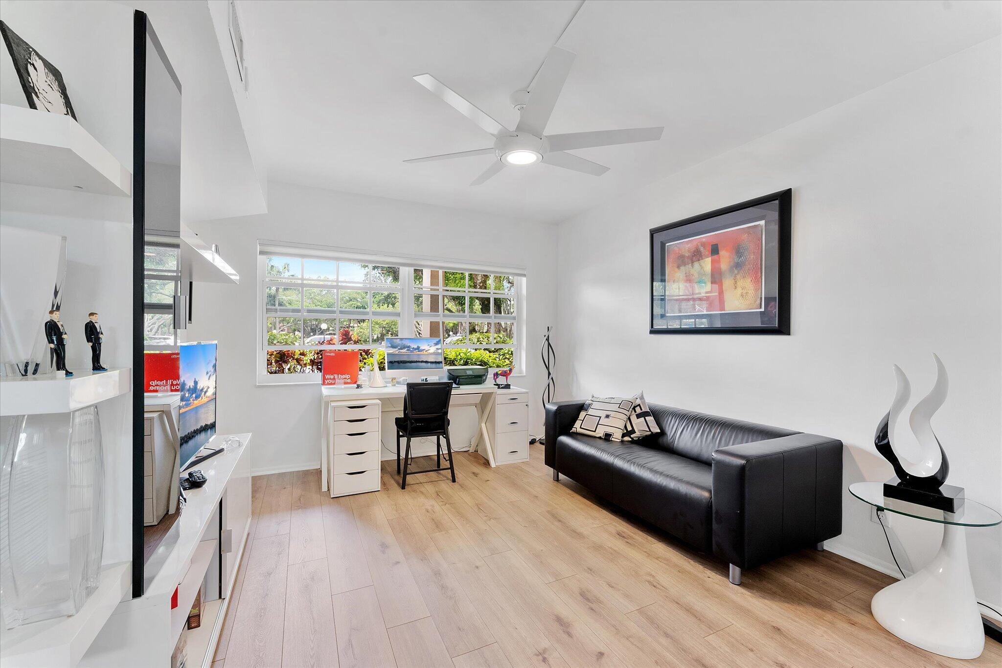 NO 76 PALM-AIRE COUNTRY CLUB - Residential