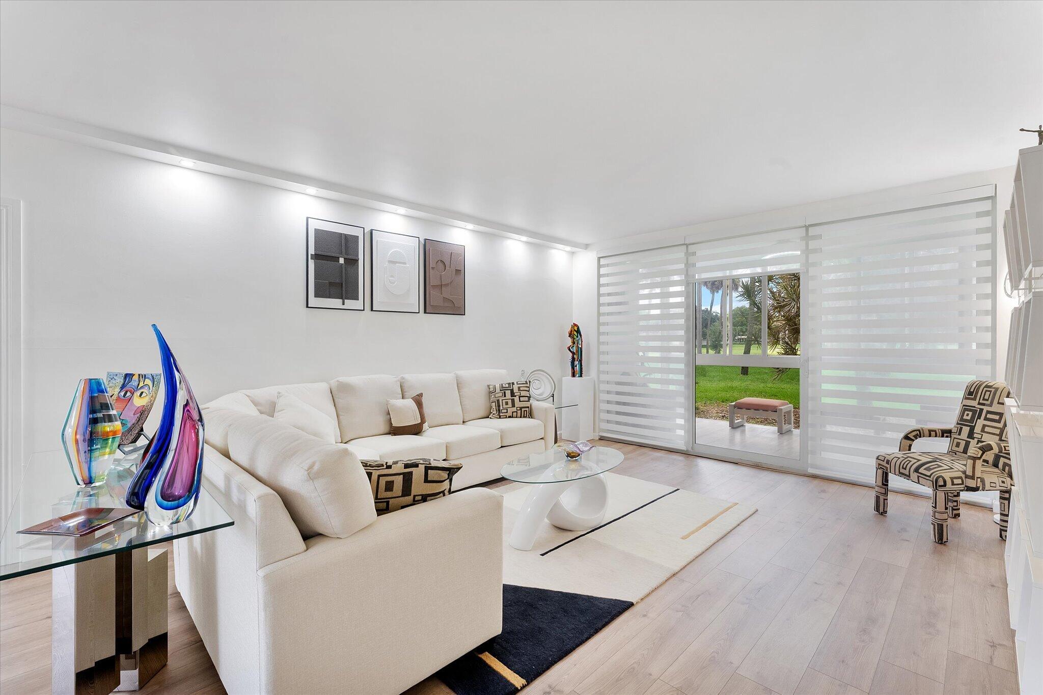 NO 76 PALM-AIRE COUNTRY CLUB - Residential