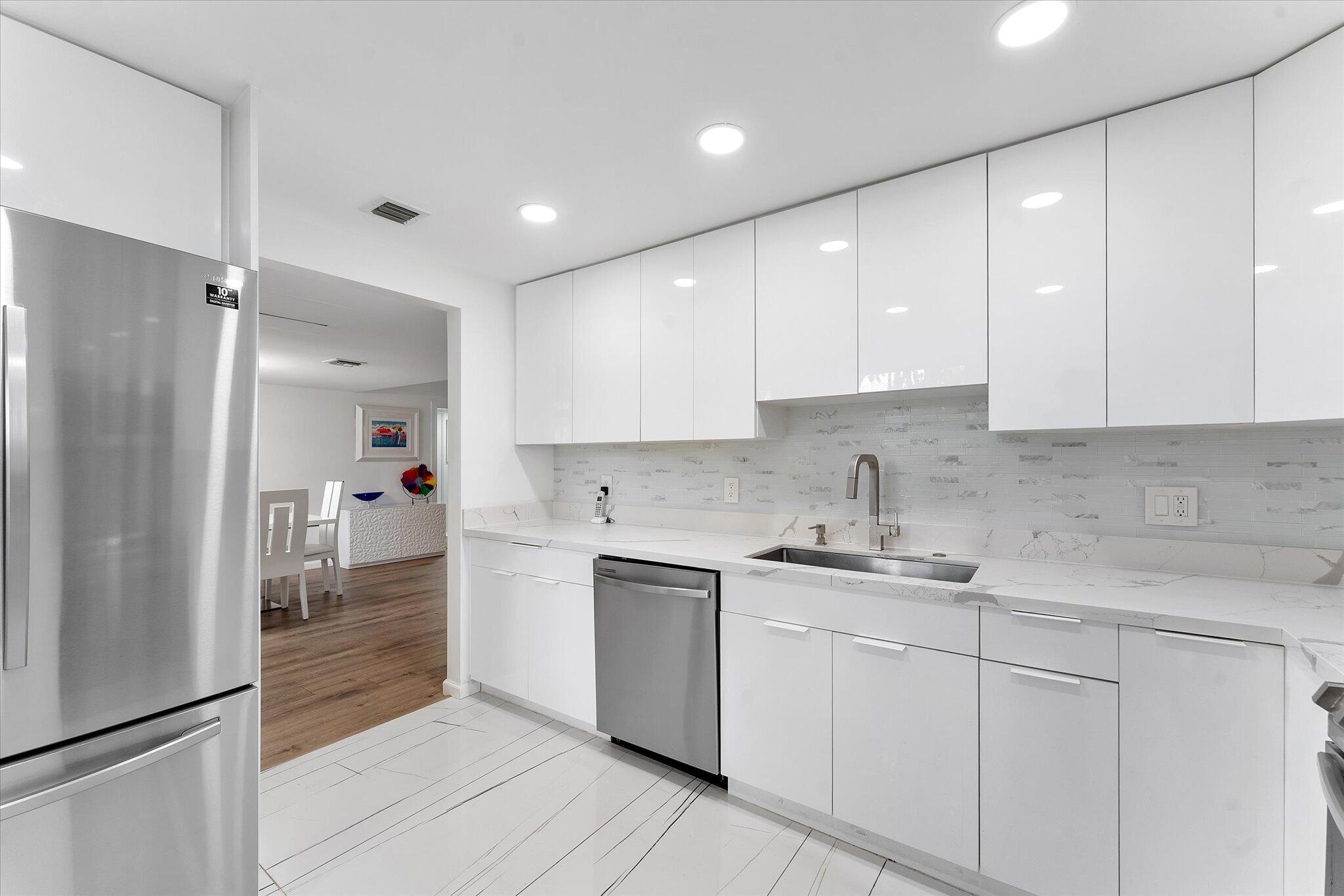 NO 76 PALM-AIRE COUNTRY CLUB - Residential