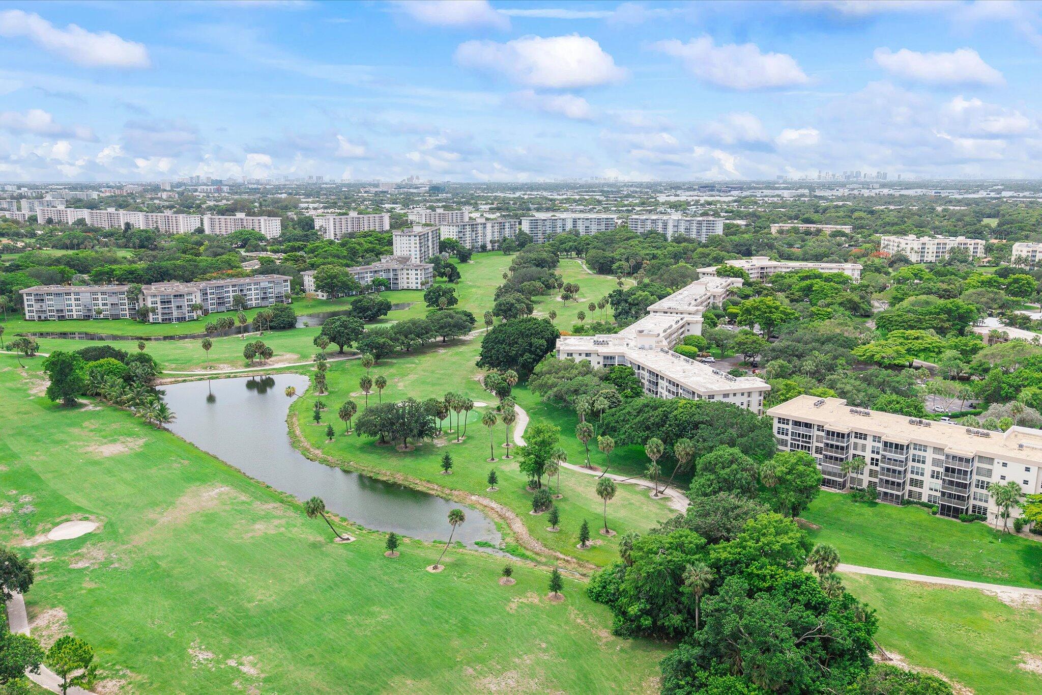NO 76 PALM-AIRE COUNTRY CLUB - Residential