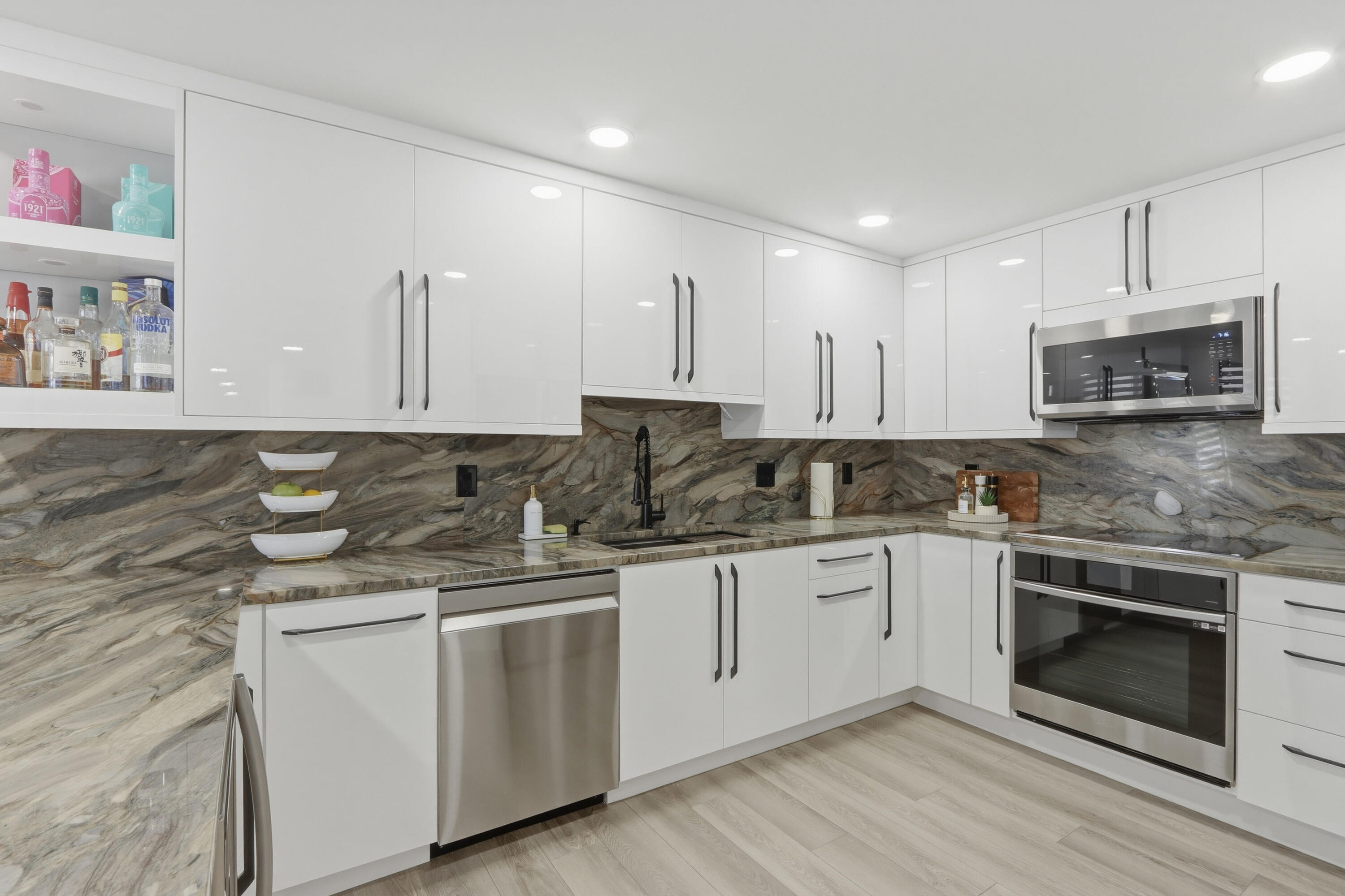 MAISON GRANDE CONDO - Residential