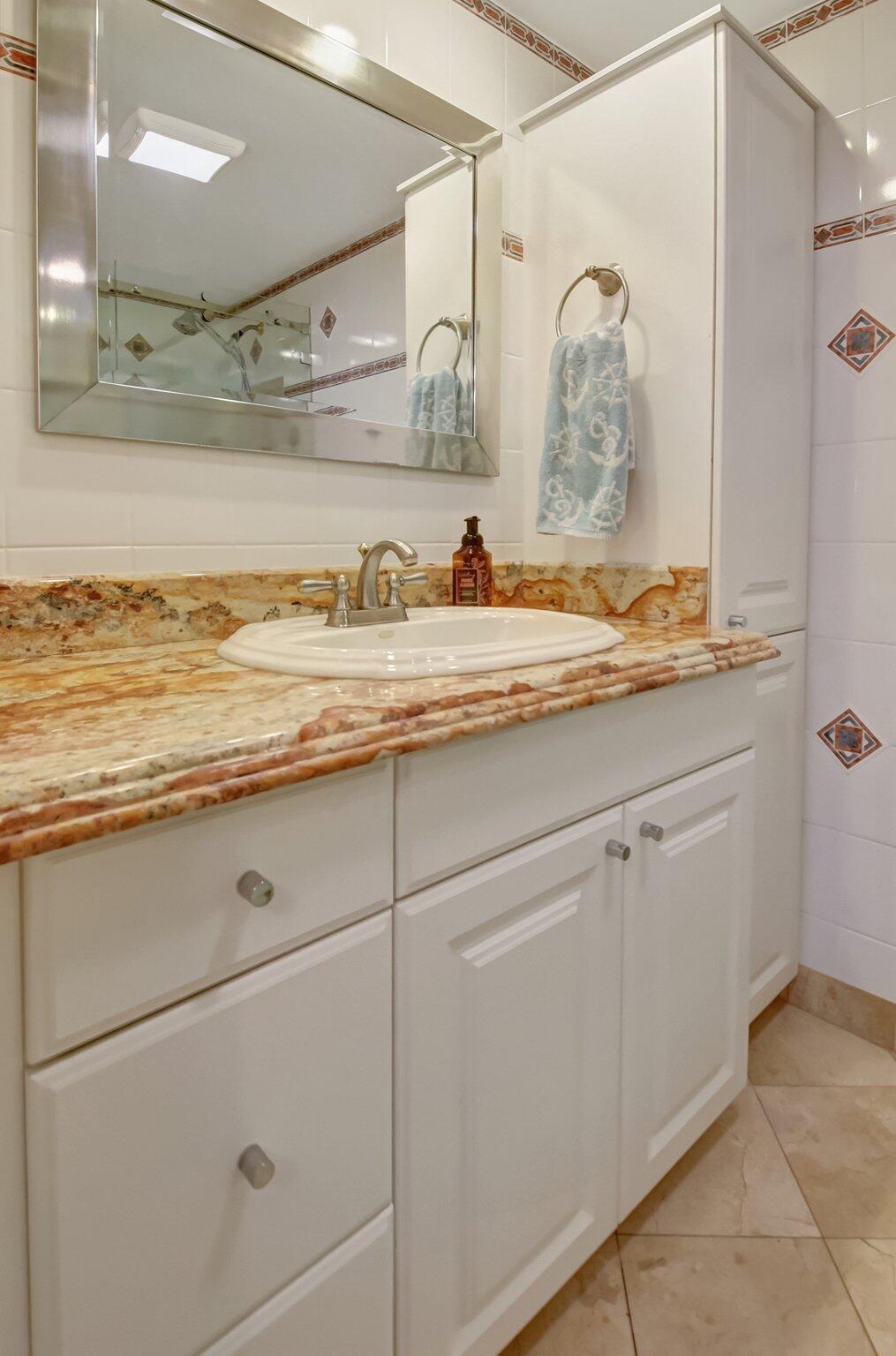 JAMES PLACE CONDO - Residential