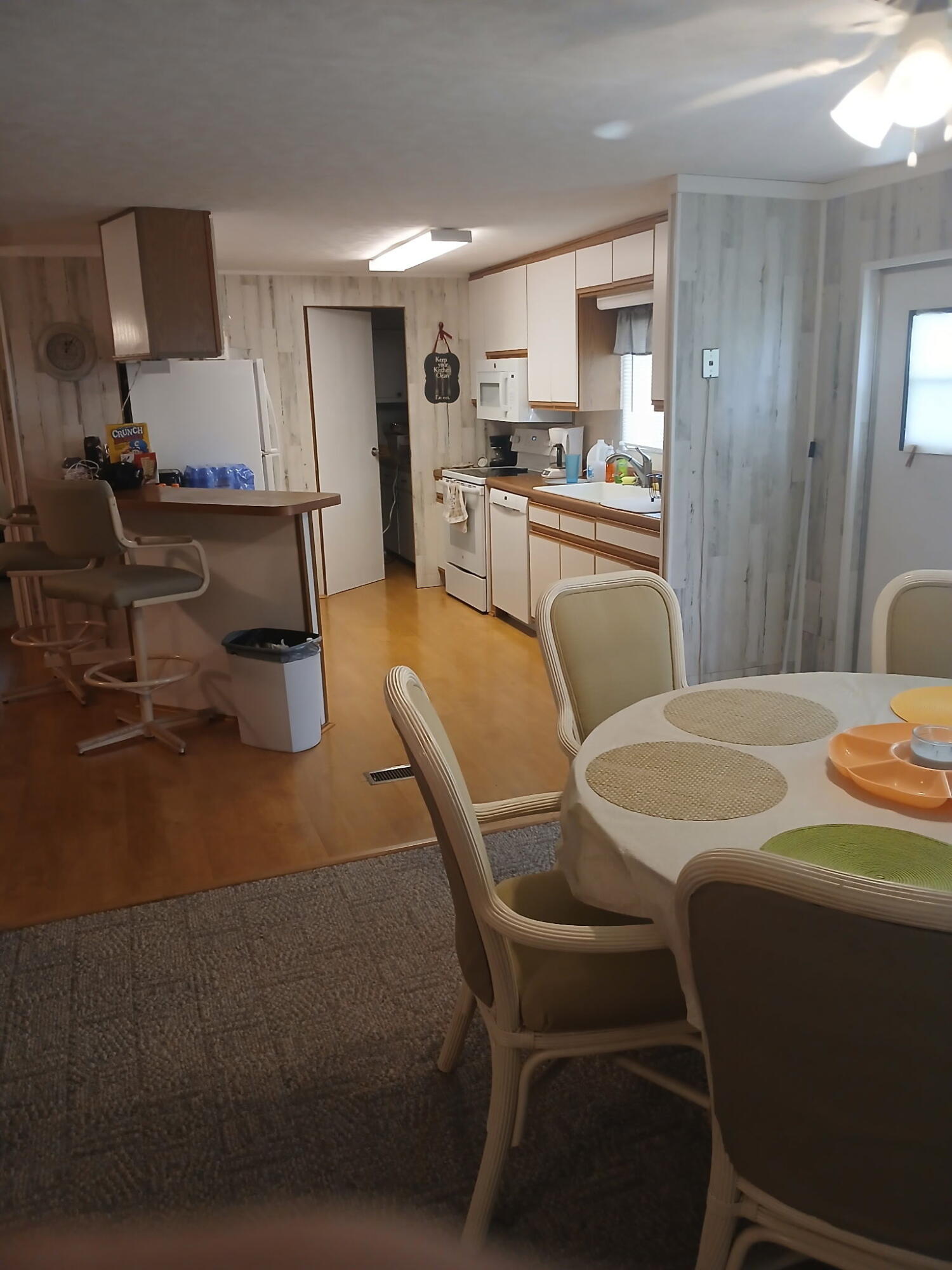 TREASURE ISLAND UNIT 7 - Residential Lease