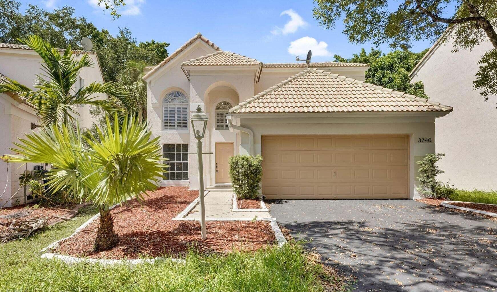 WOODSIDE ESTATES - Residential