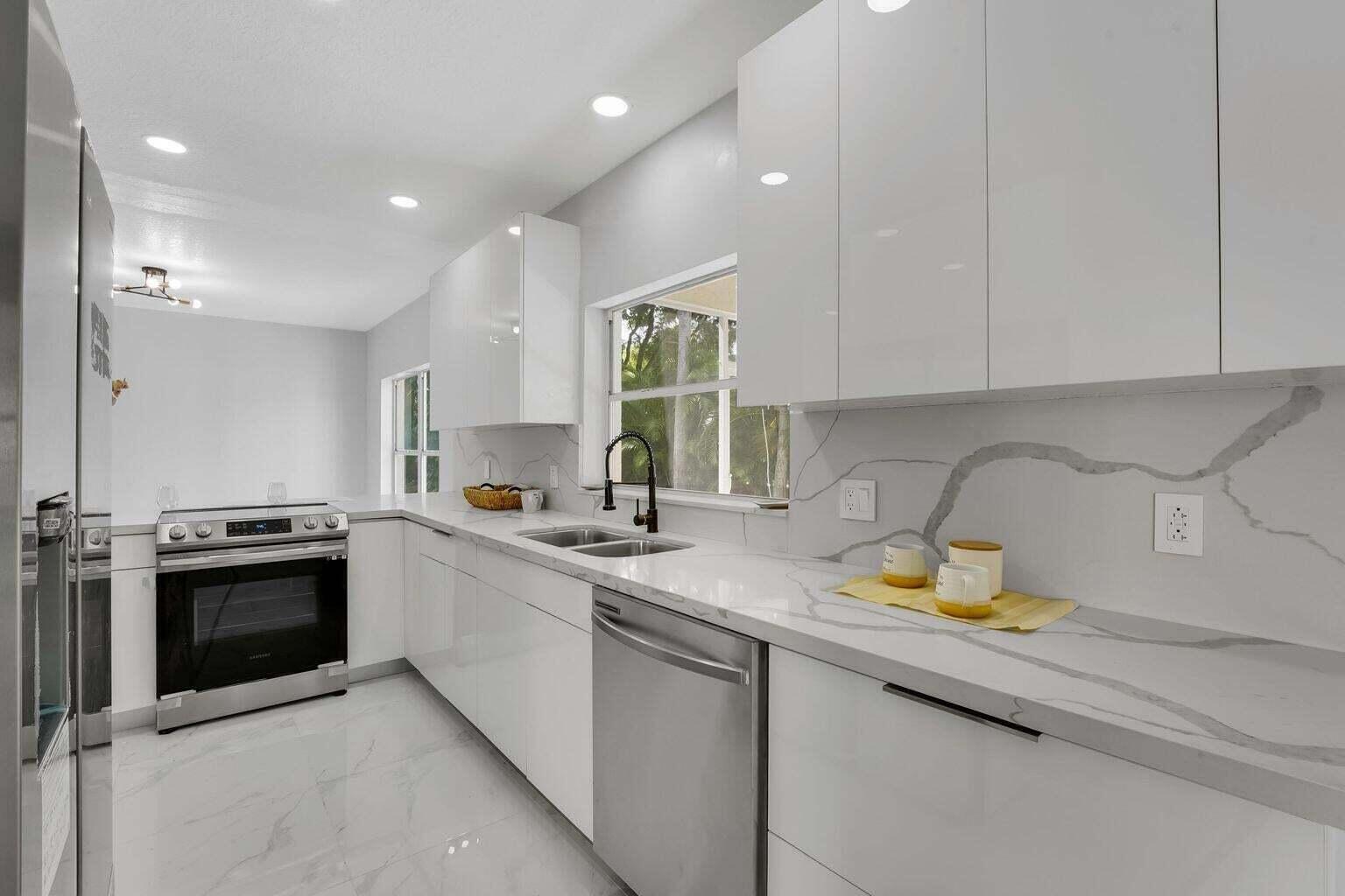 WOODSIDE ESTATES - Residential