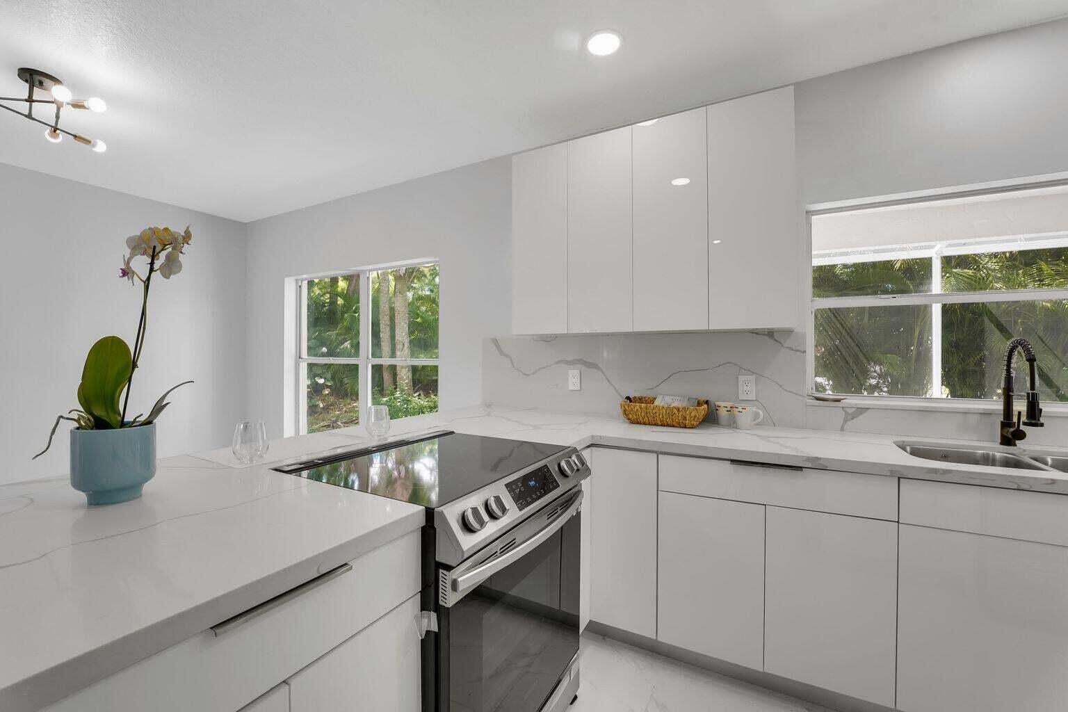 WOODSIDE ESTATES - Residential