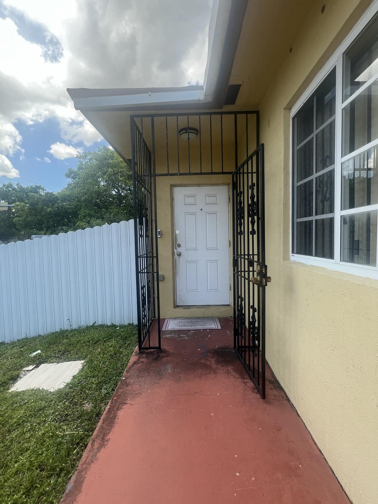 RIVERDALE VILLAS - Residential Lease