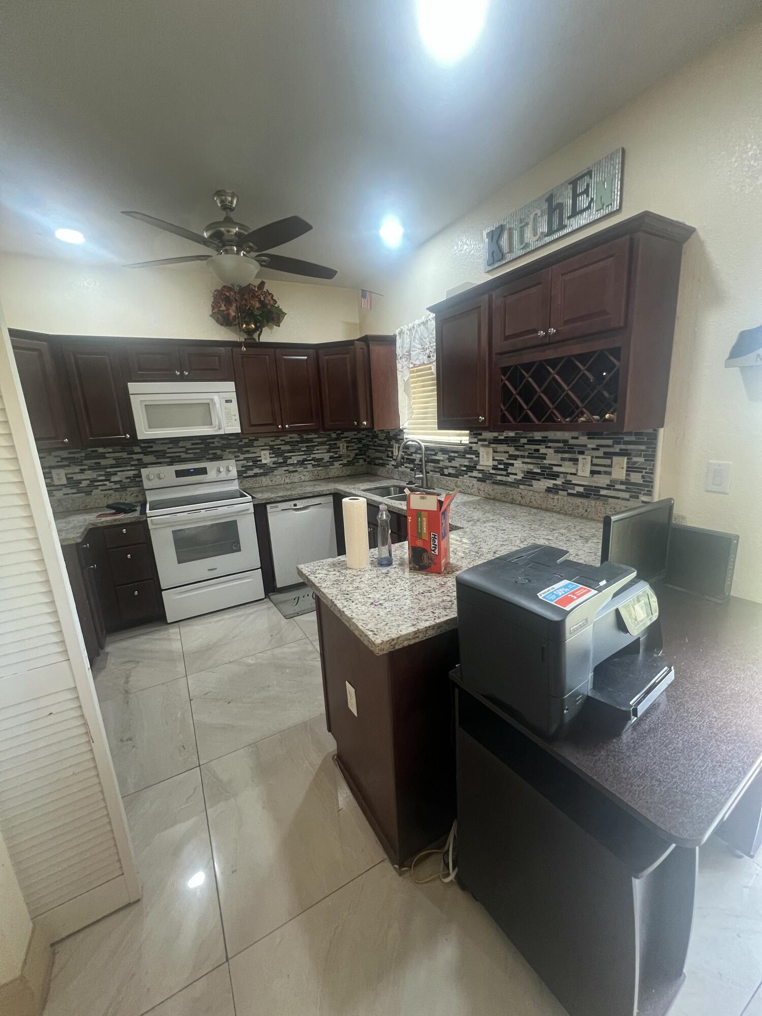 RIVERDALE VILLAS - Residential Lease
