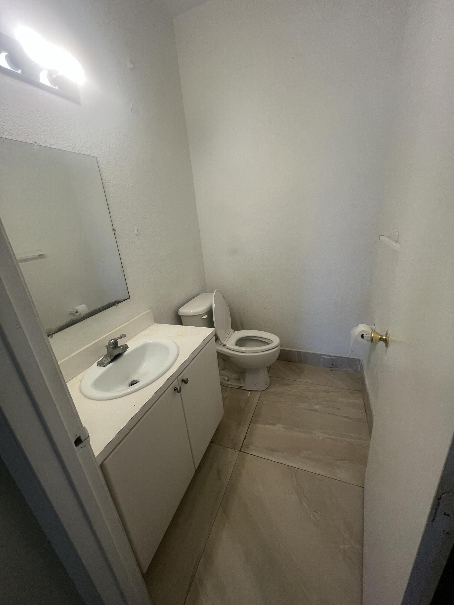 RIVERDALE VILLAS - Residential Lease