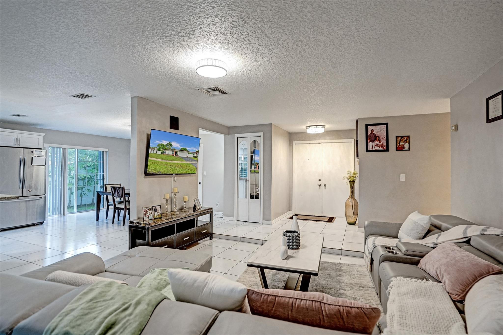 SUNFLOWER FIRST ADD - Residential Lease