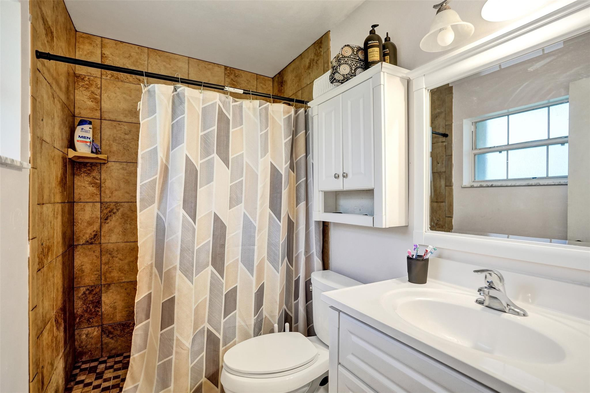 SUNFLOWER FIRST ADD - Residential Lease