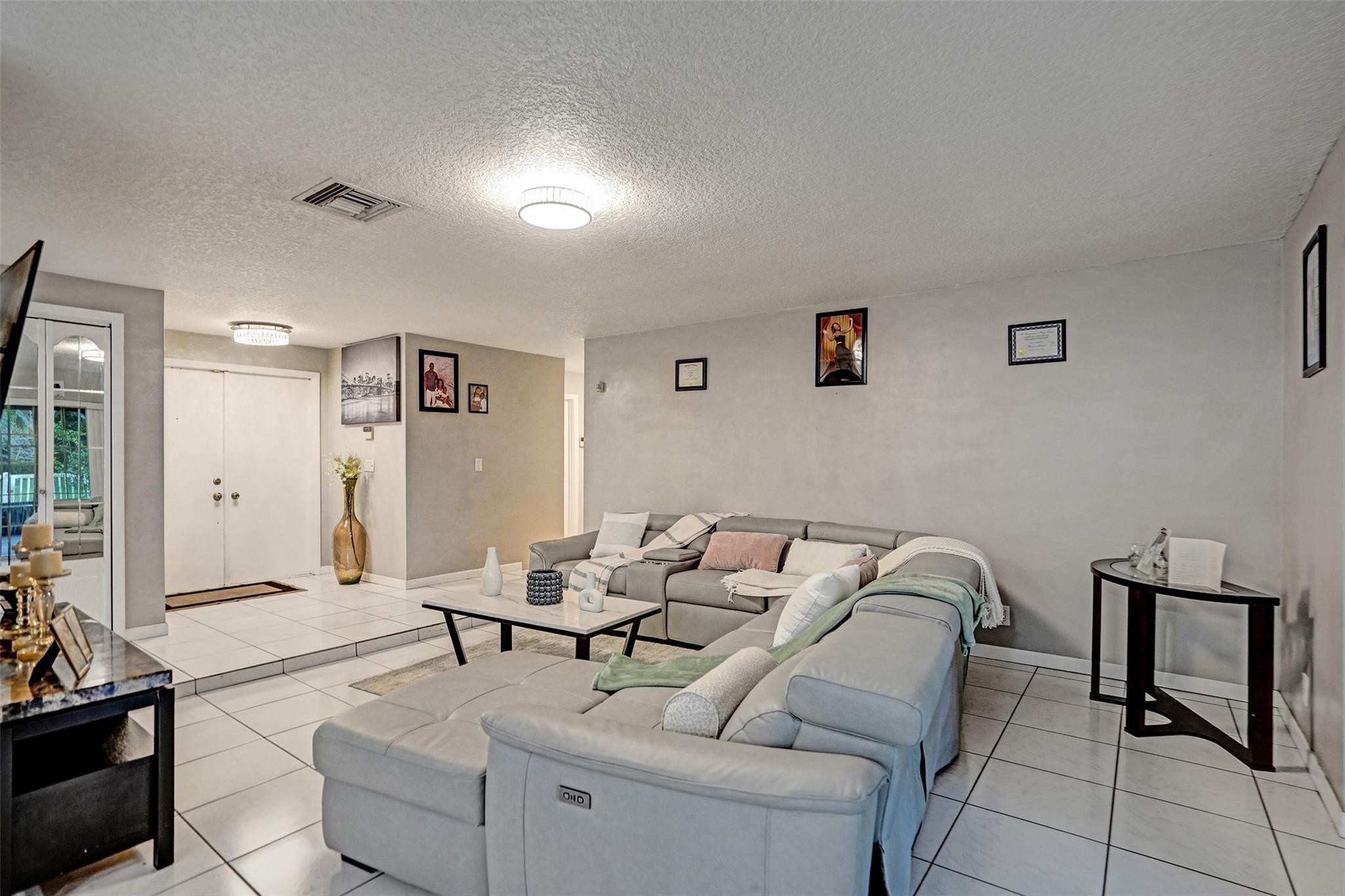 SUNFLOWER FIRST ADD - Residential Lease