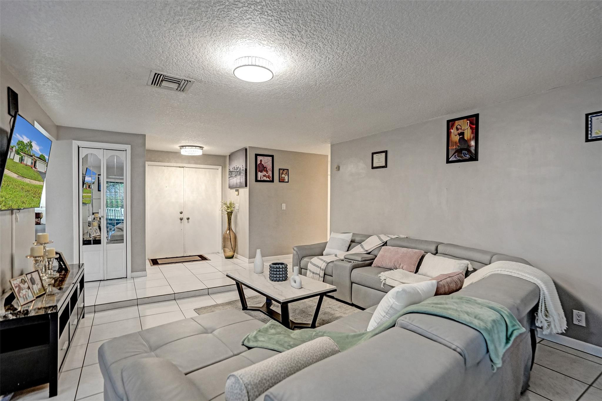 SUNFLOWER FIRST ADD - Residential Lease