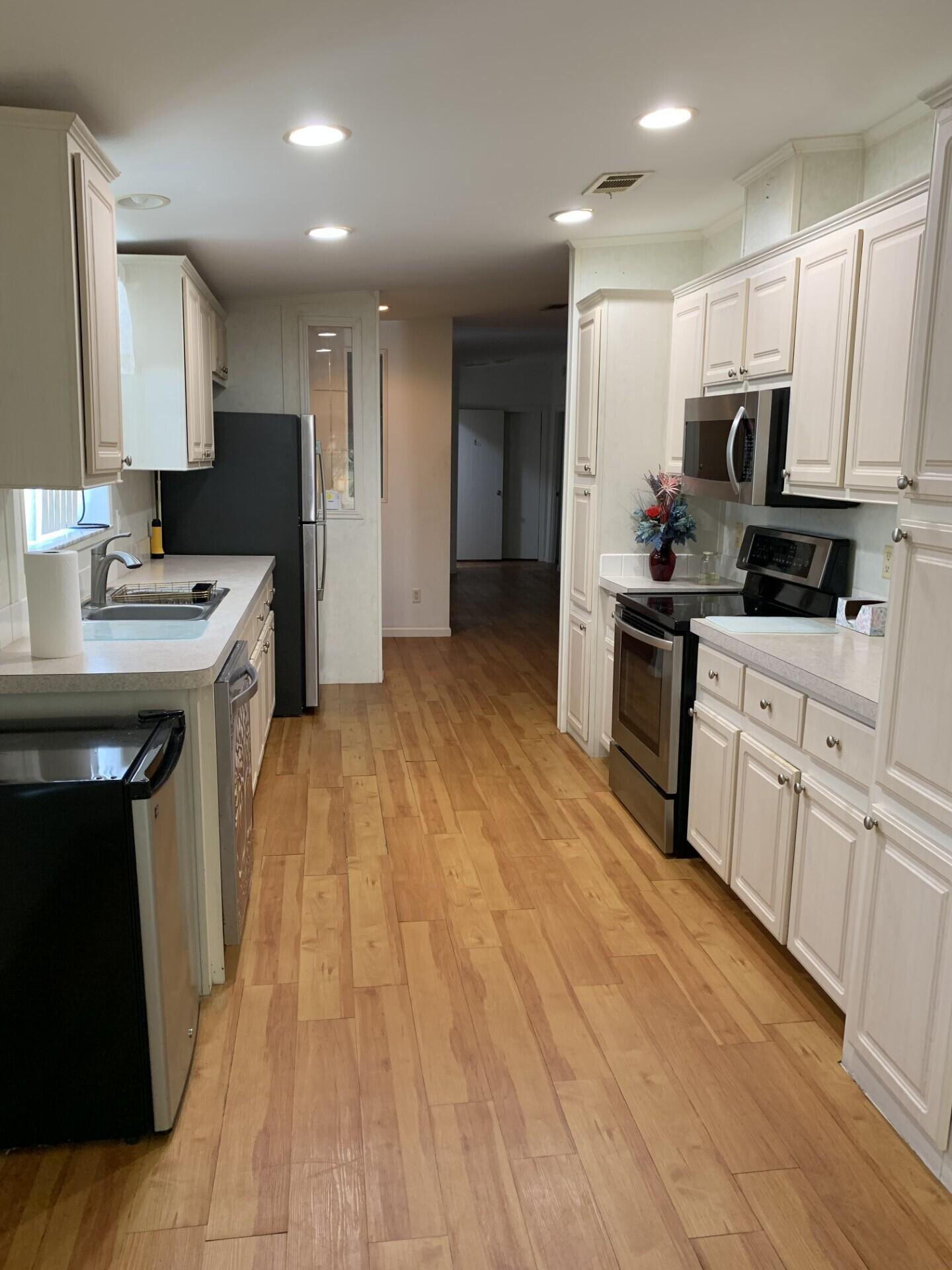 Spanish Lakes Riverfront - Residential