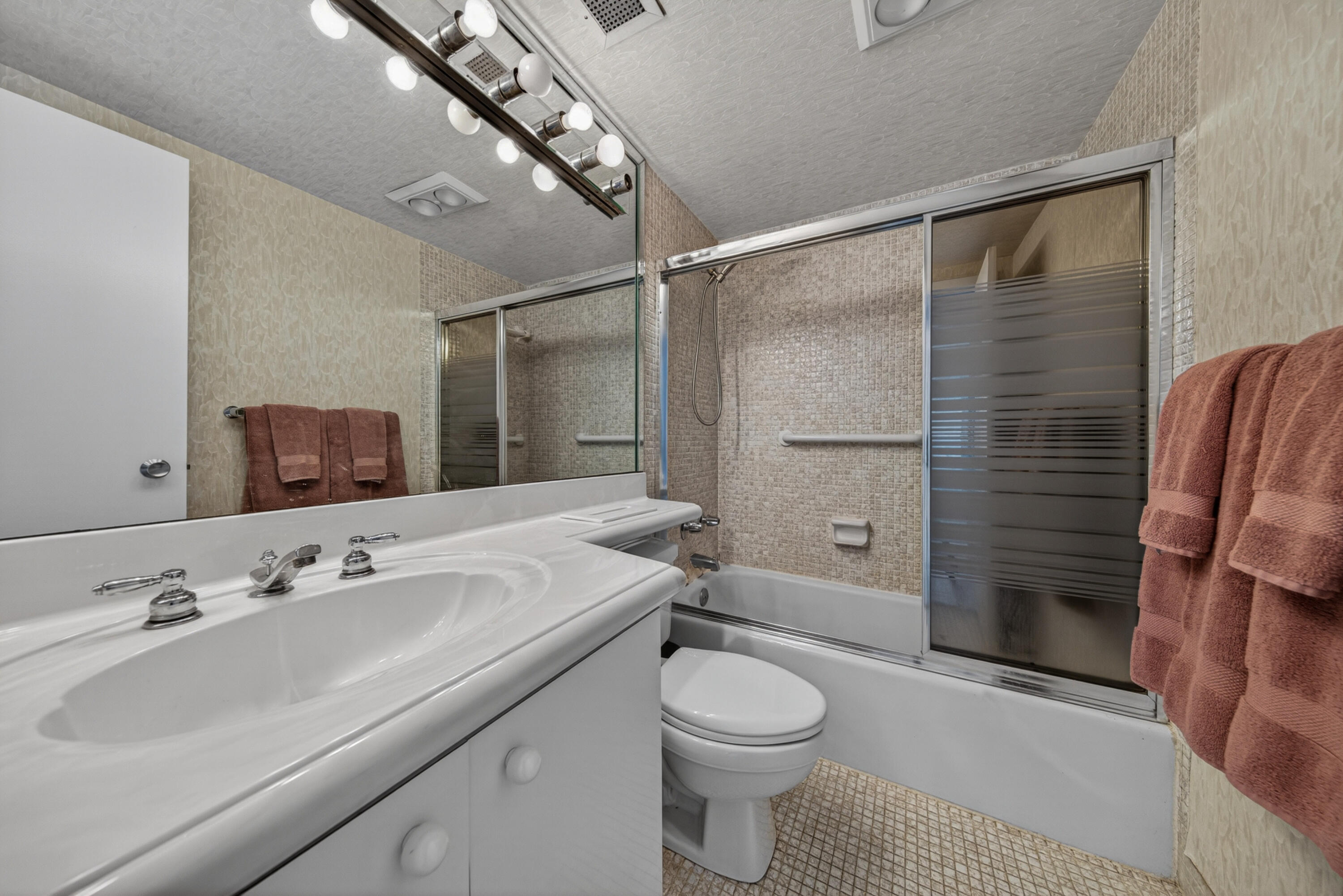 HEMISPHERES CONDO - Residential