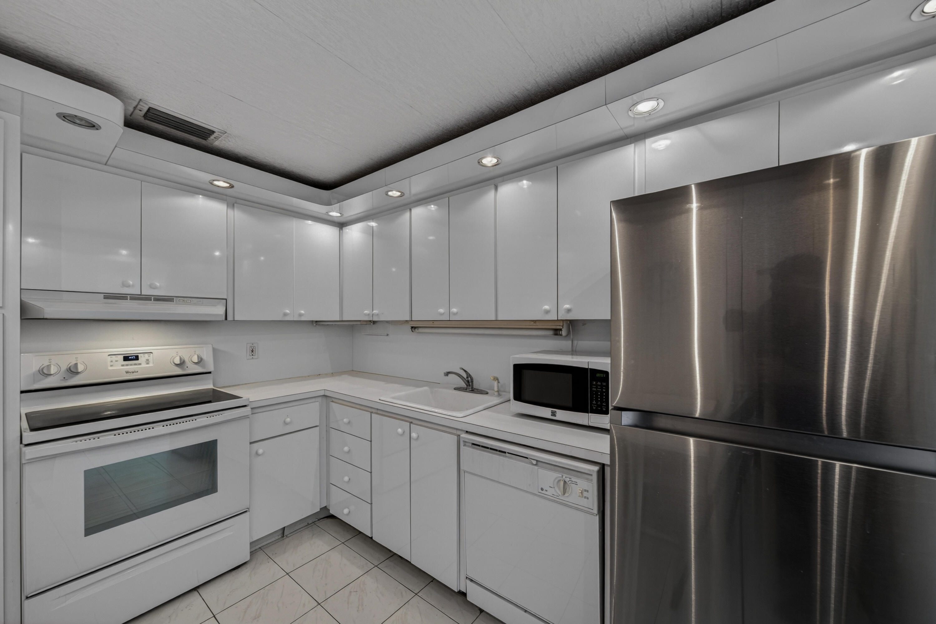 HEMISPHERES CONDO - Residential