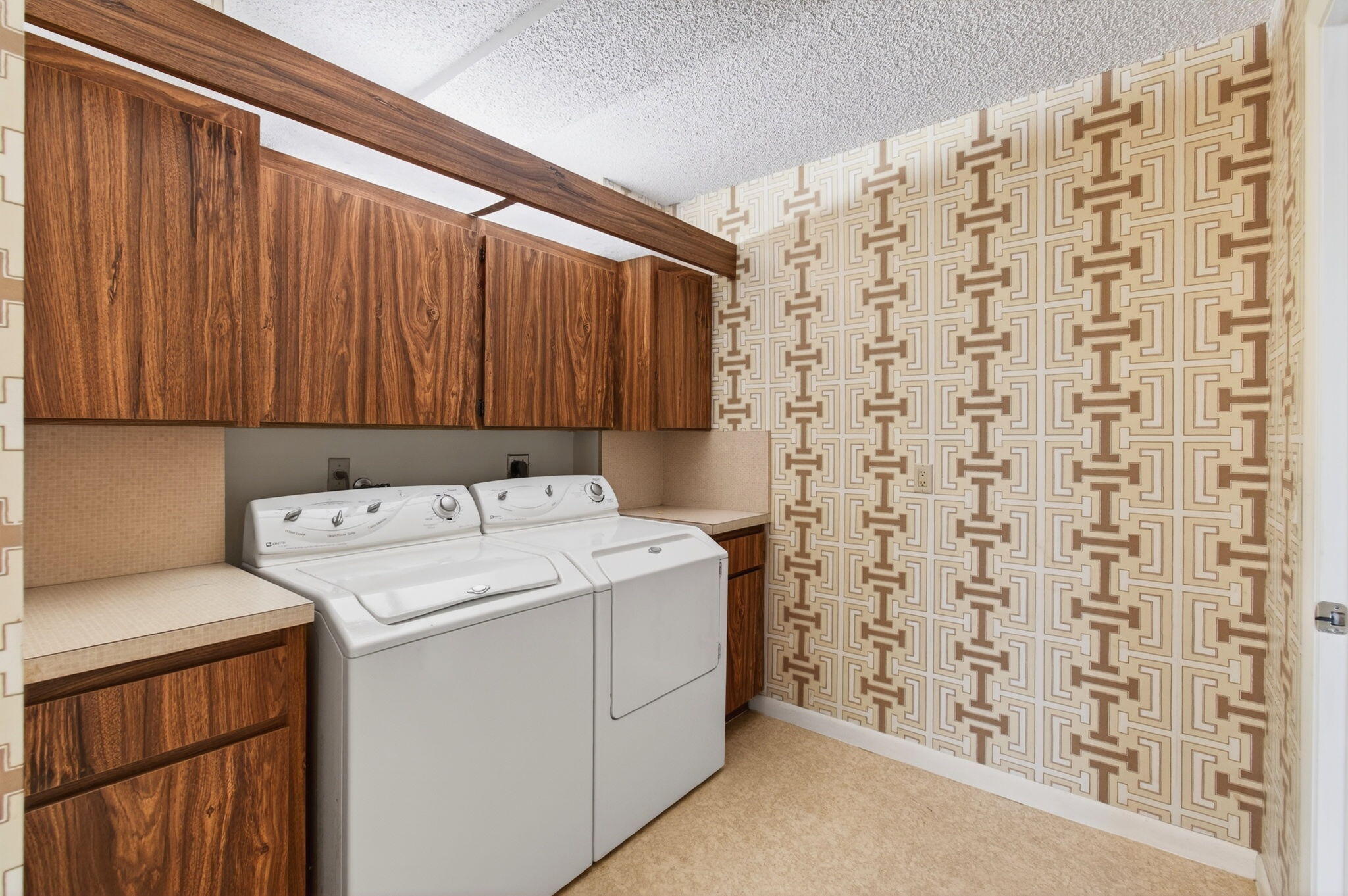 WHITEHALL - Residential