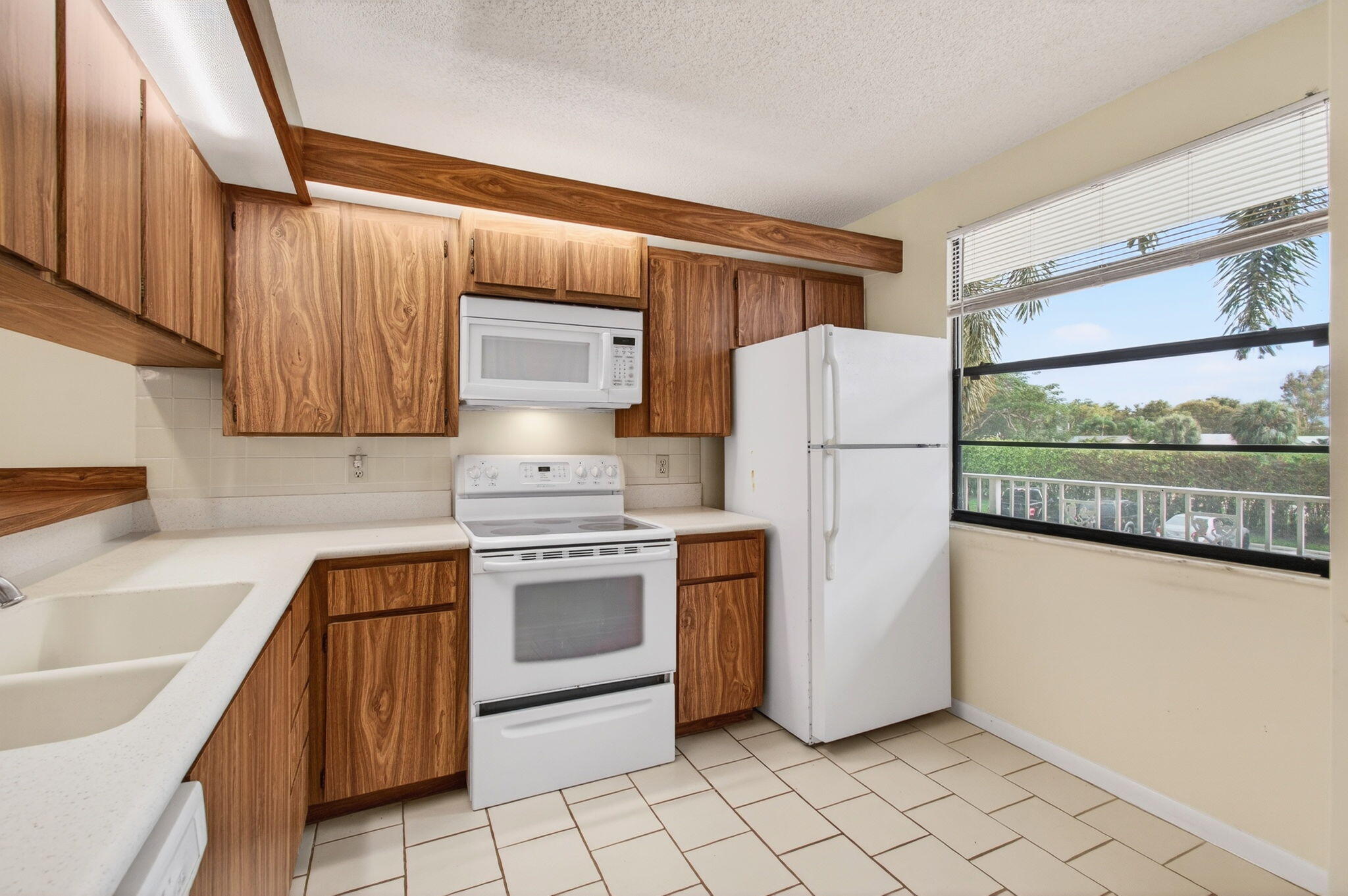 WHITEHALL - Residential