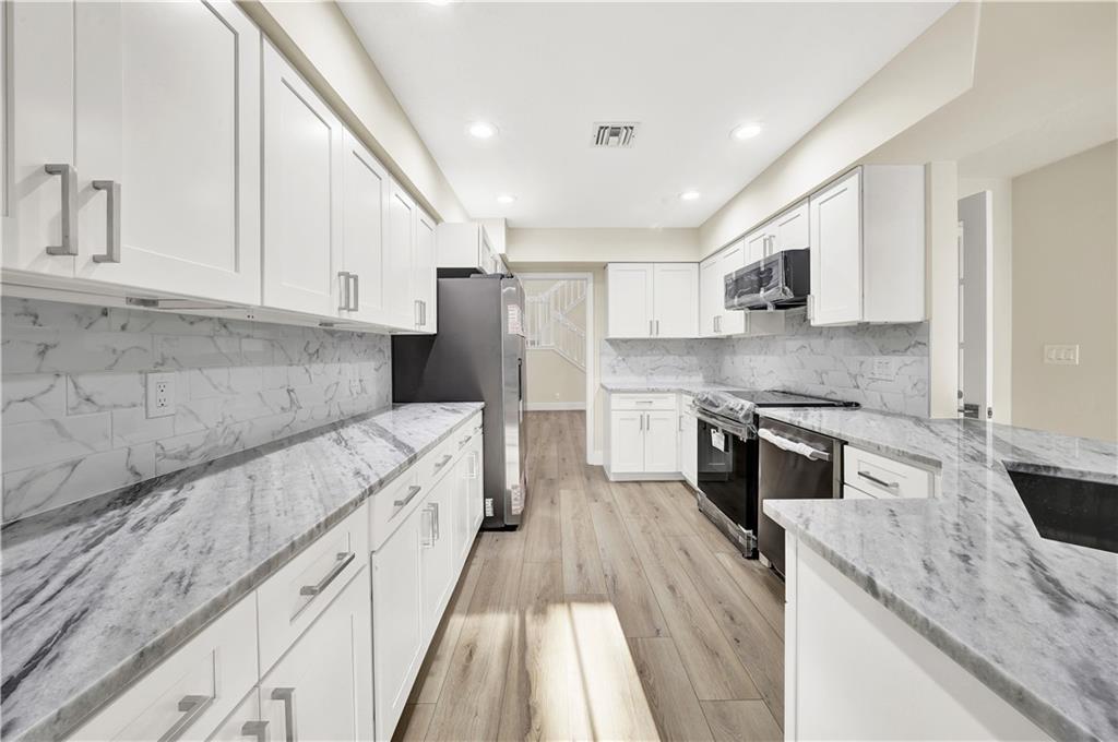 Town Place Club Villas - Residential