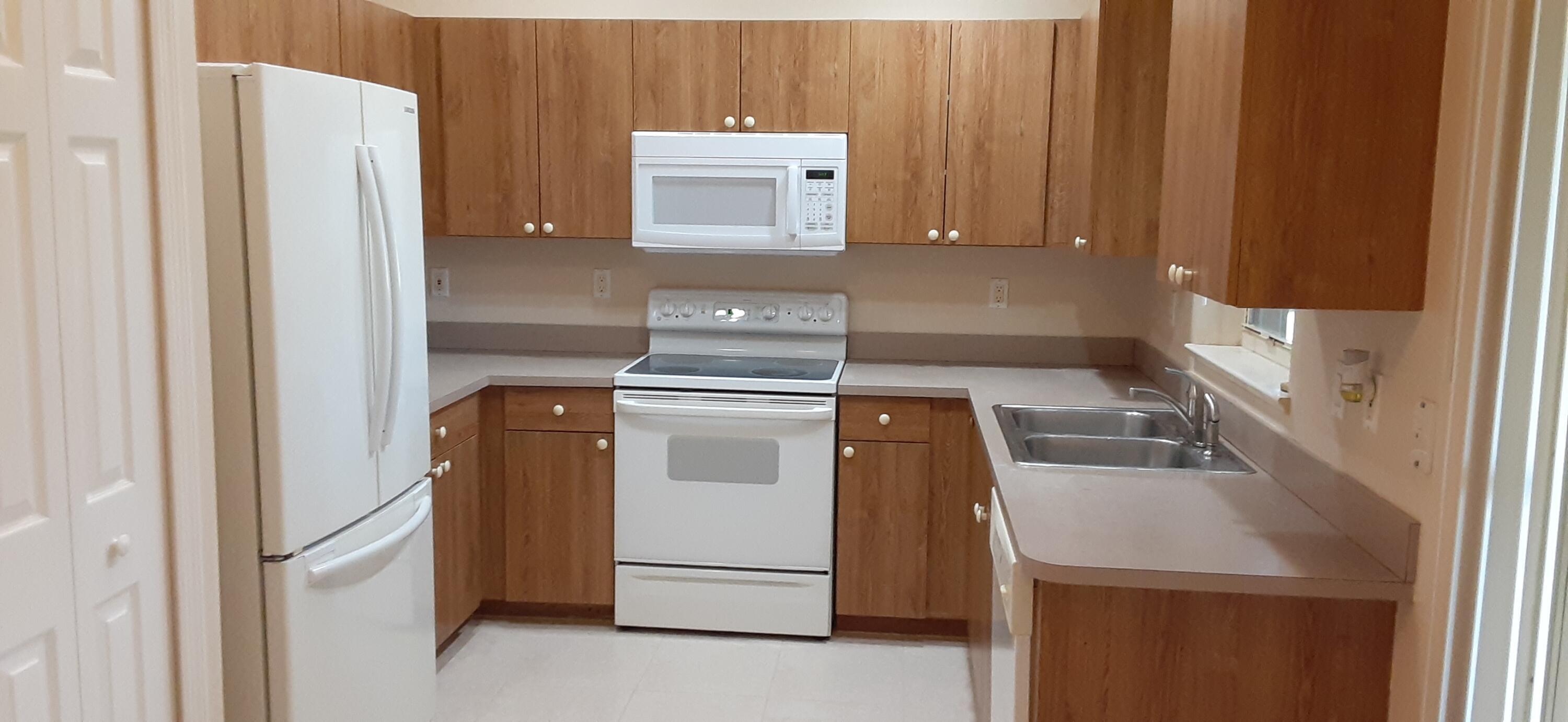 PORT ST LUCIE SECTION 27 - Residential Lease