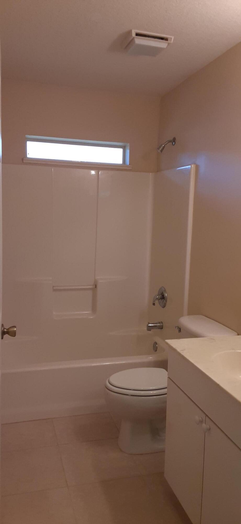 PORT ST LUCIE SECTION 27 - Residential Lease