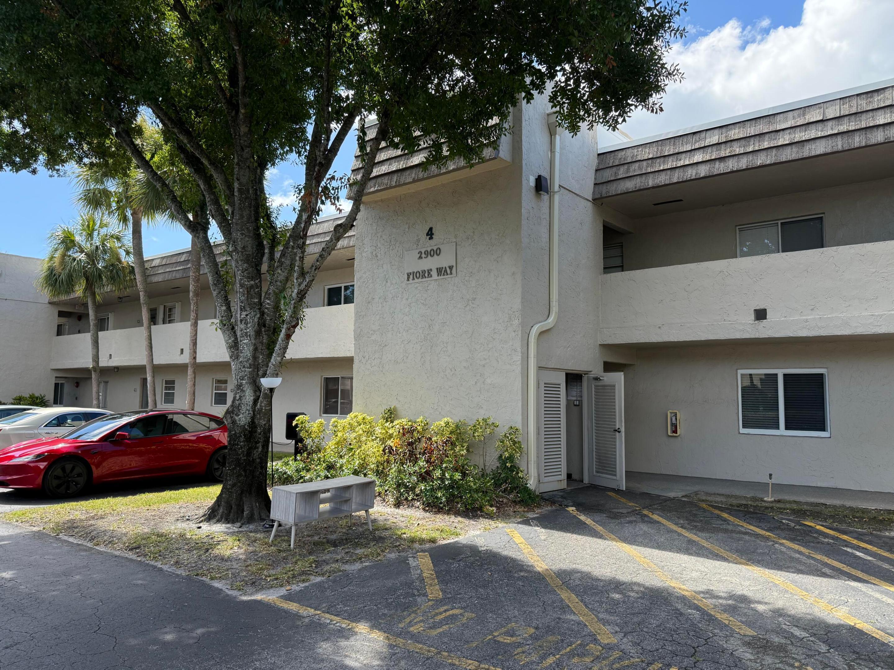 LAGO DEL REY CONDO - Residential Lease
