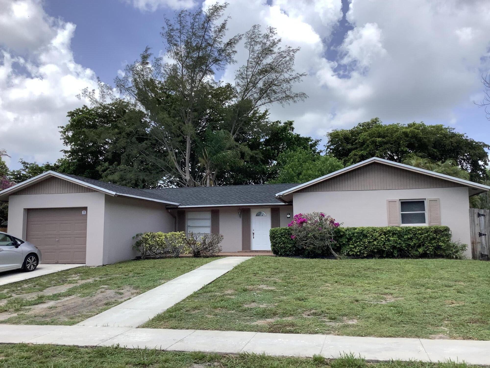 BOCA TRAILS 1 - Residential