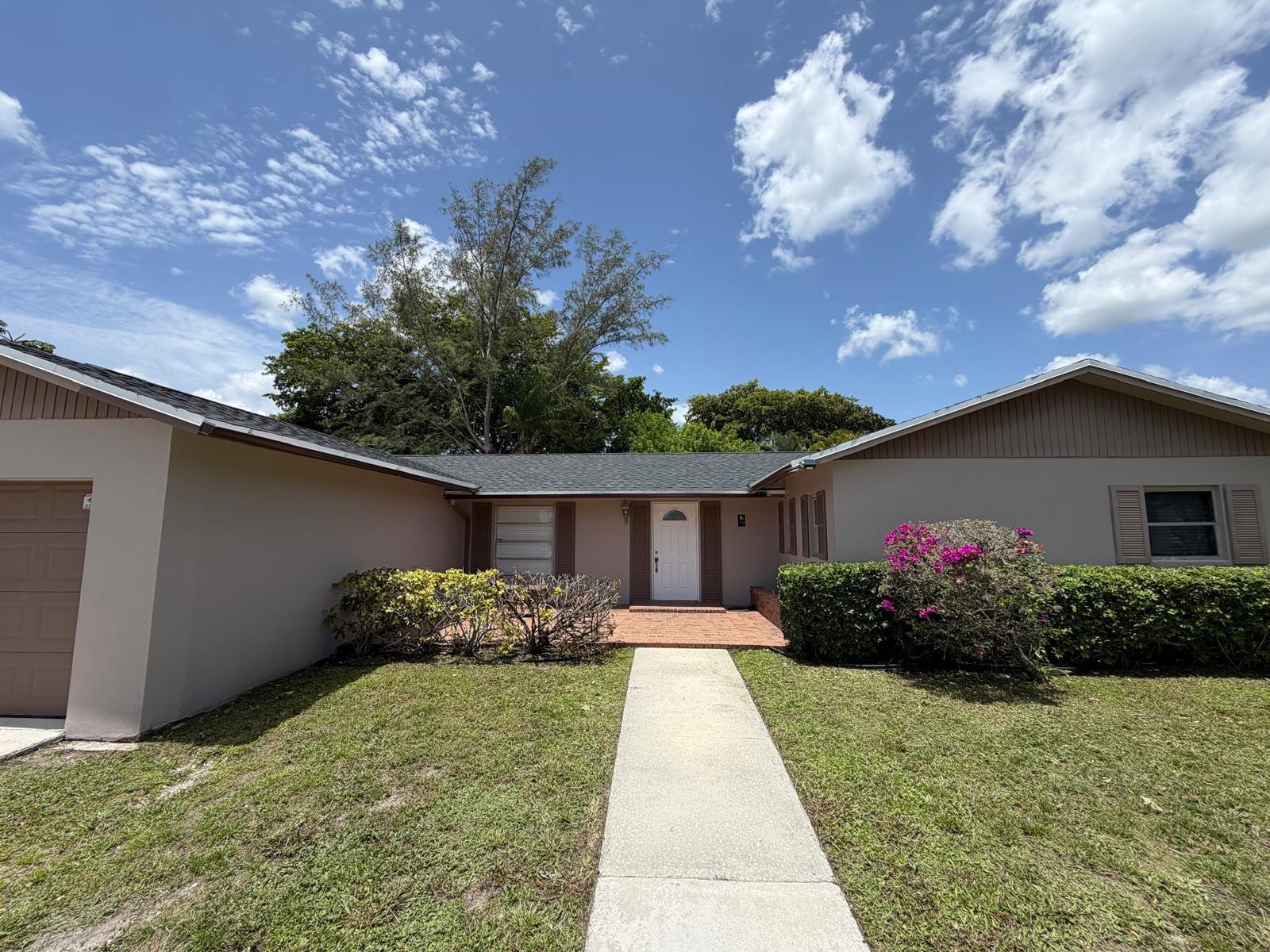 BOCA TRAILS 1 - Residential